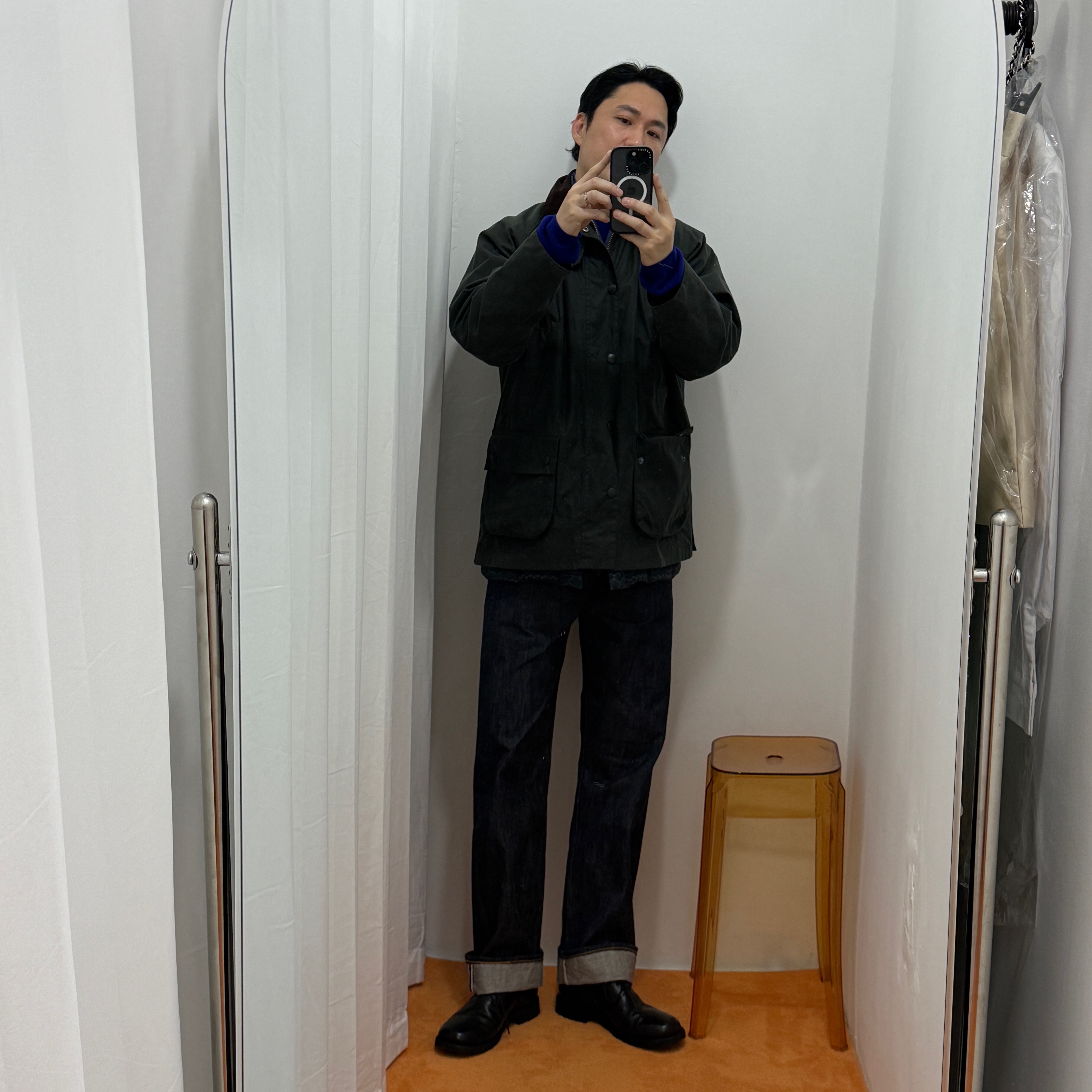 Barbour Bedale Wax Jacket Sage 착용 스타일 - 2