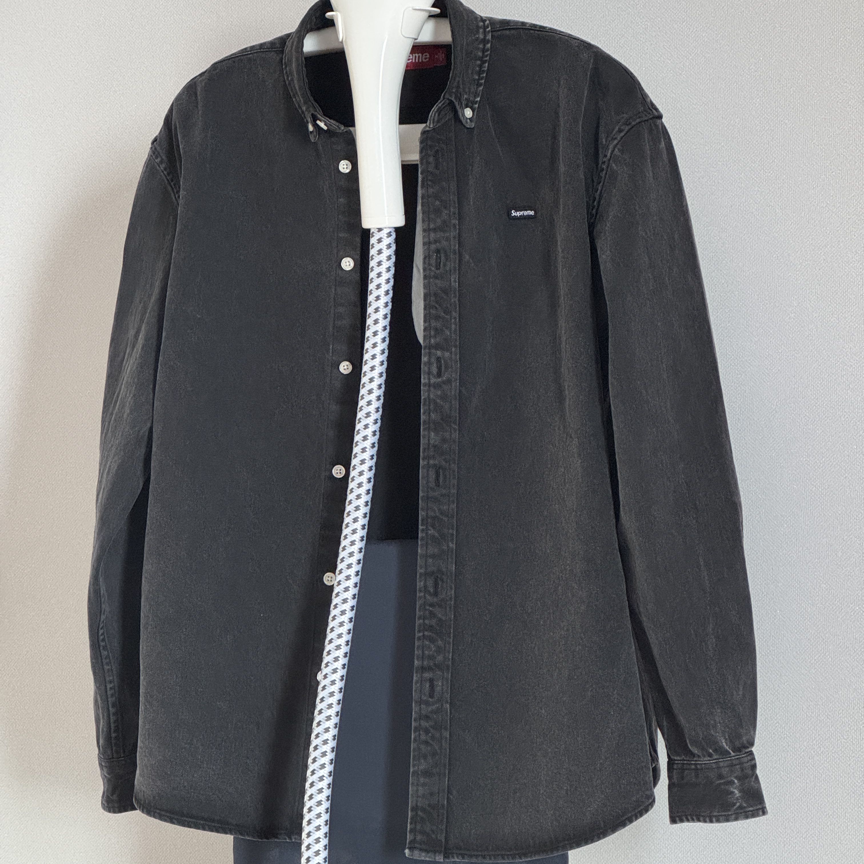 Supreme Small Box Denim Shirt Black - 25SS 착용 스타일