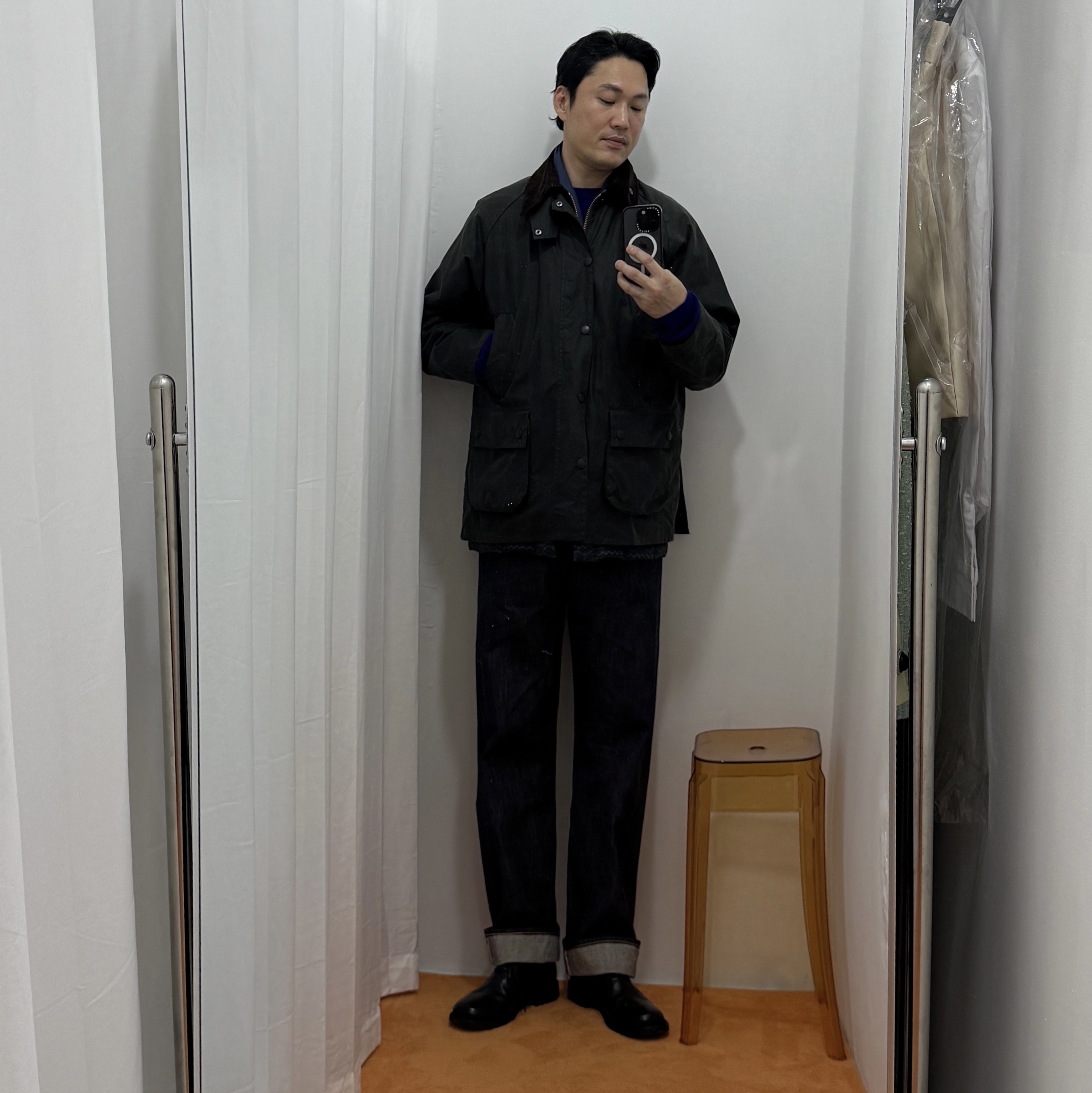 Barbour Bedale Wax Jacket Sage 착용 스타일 - 3