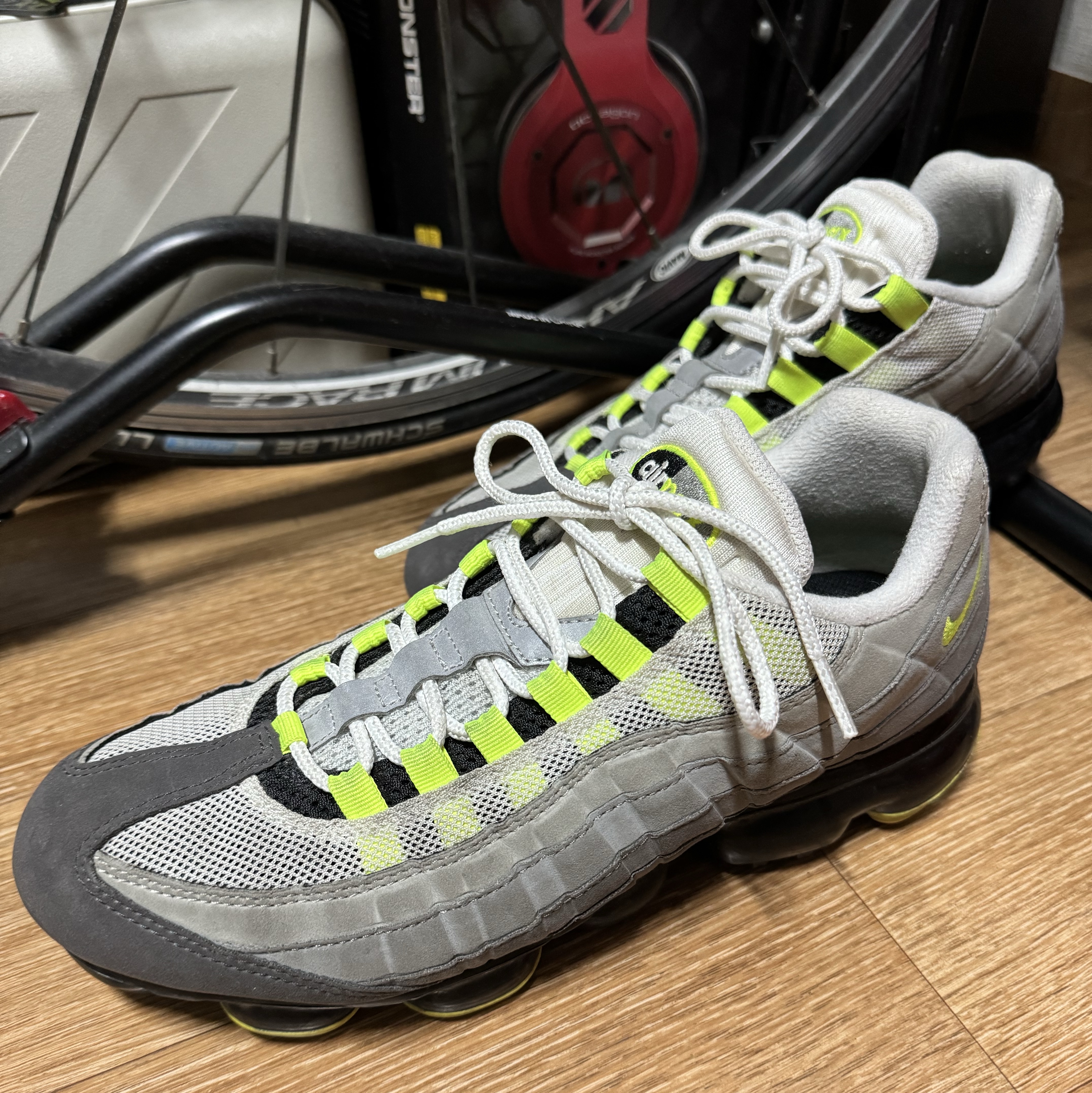 Nike Air VaporMax 95 Neon 착용 스타일 - 2