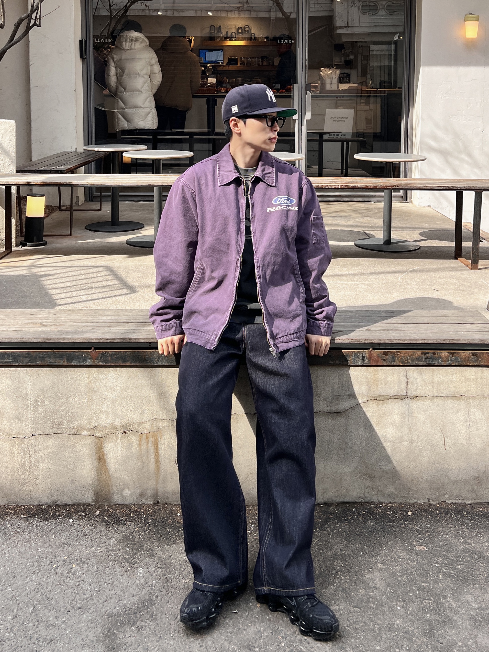 (W) 나이키 샥스 TL 블랙 앤 맥스 오렌지, 디스이즈네버댓 x 뉴에라 x MLB 뉴욕 양키스 59피프티 클래식 네이비 착용 스타일 - 1