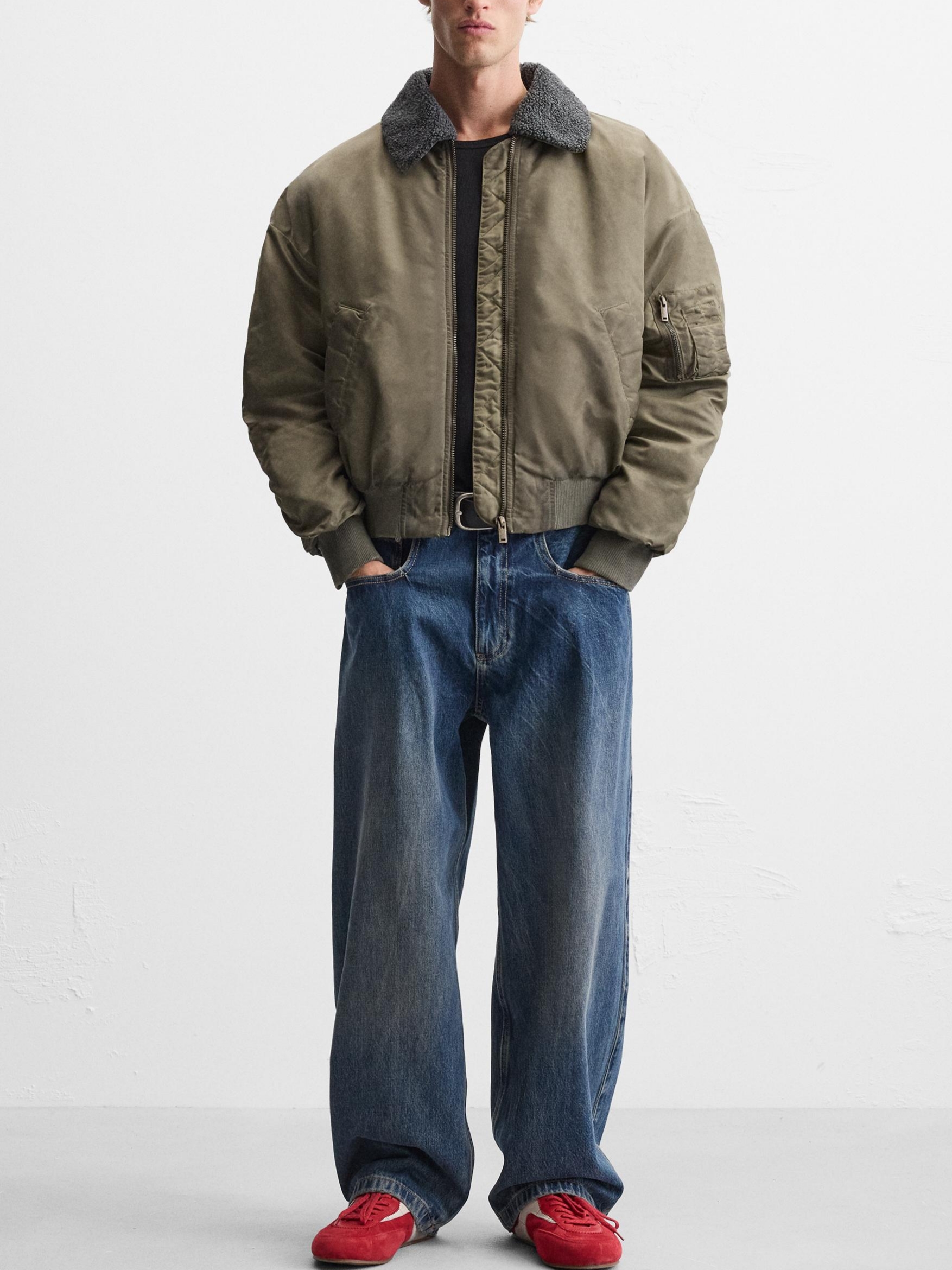 Zara Bomber Jacket with Detachable Collar Green 착용 스타일
