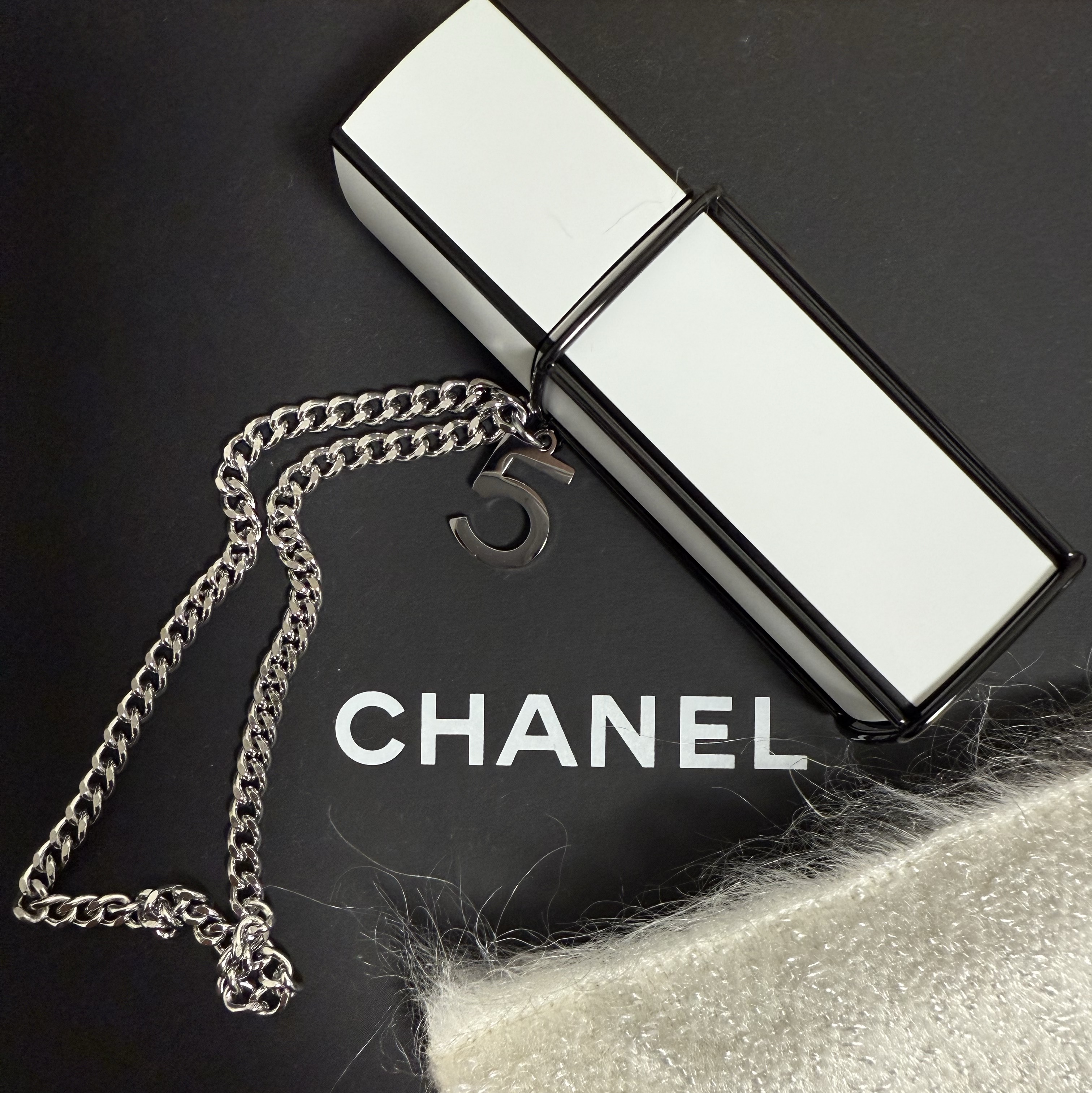 Chanel No.5 Eau De Toilette L'eau Purse Spray 3 x 7ml Refill 착용 스타일