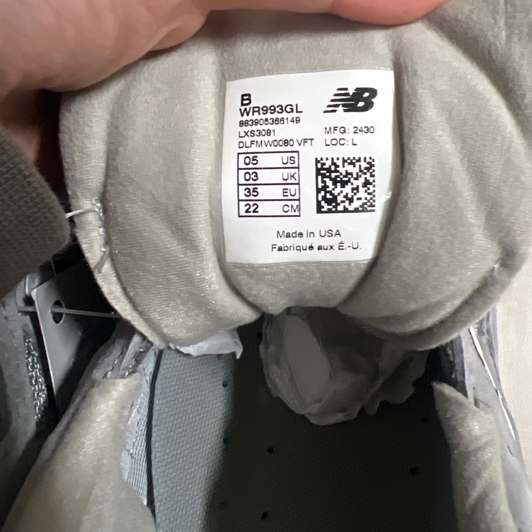(W) New Balance 993 Made in USA Grey - B Standard 착용 스타일 - 1