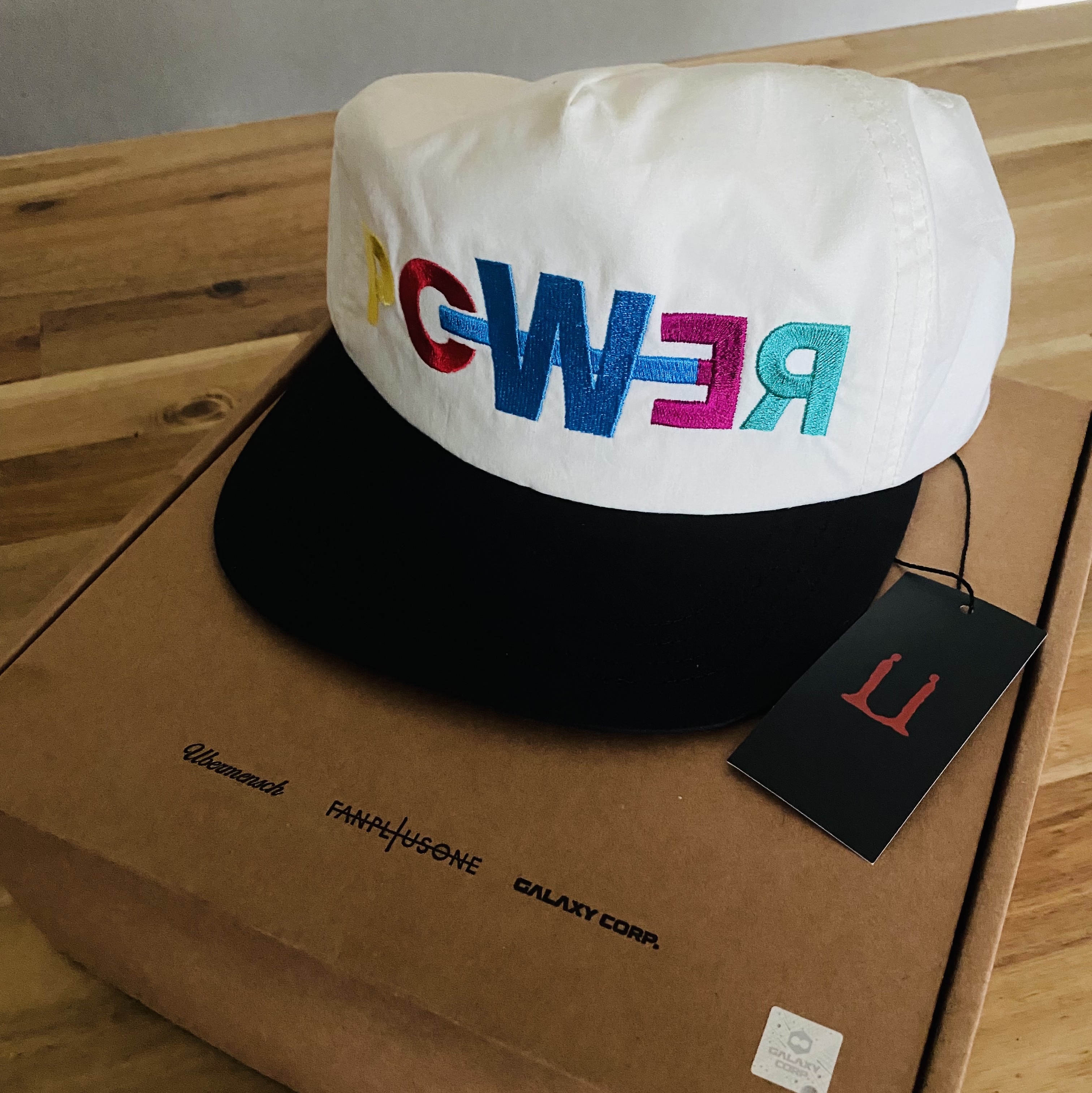G-DRAGON Power Ball Cap White 착용 스타일