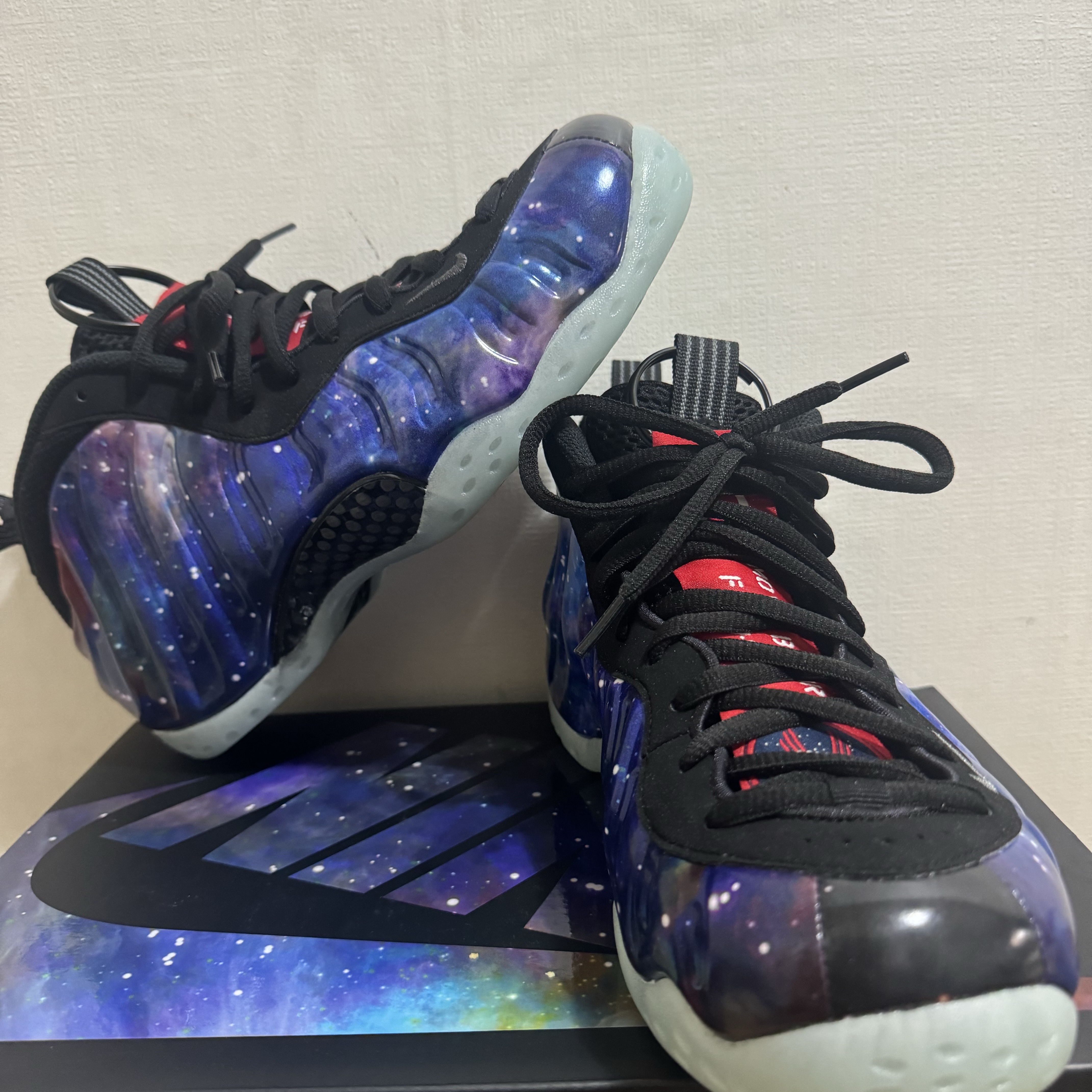 Nike Air Foamposite One Galaxy 착용 스타일