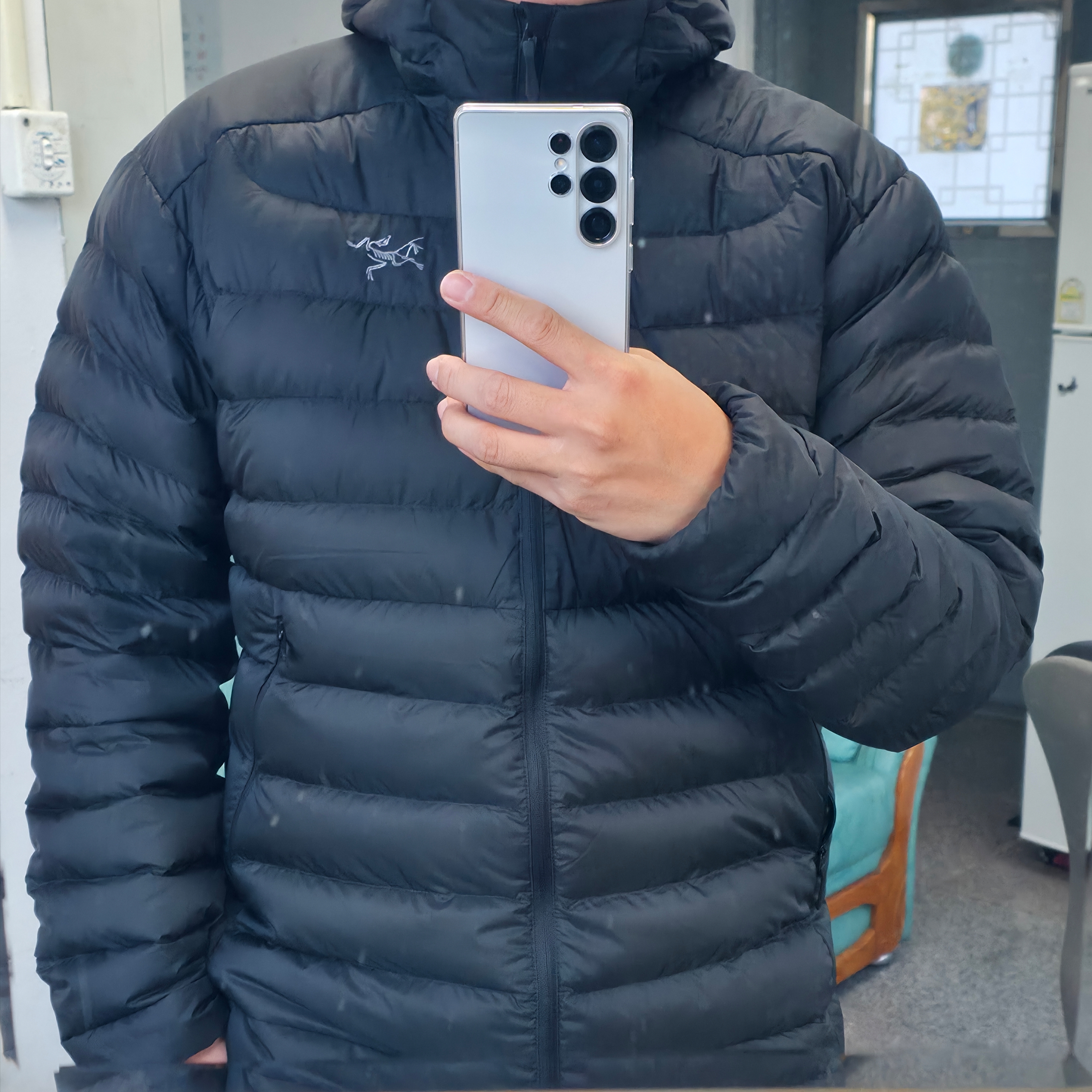 Arc'teryx Cerium Hoody Black 착용 스타일