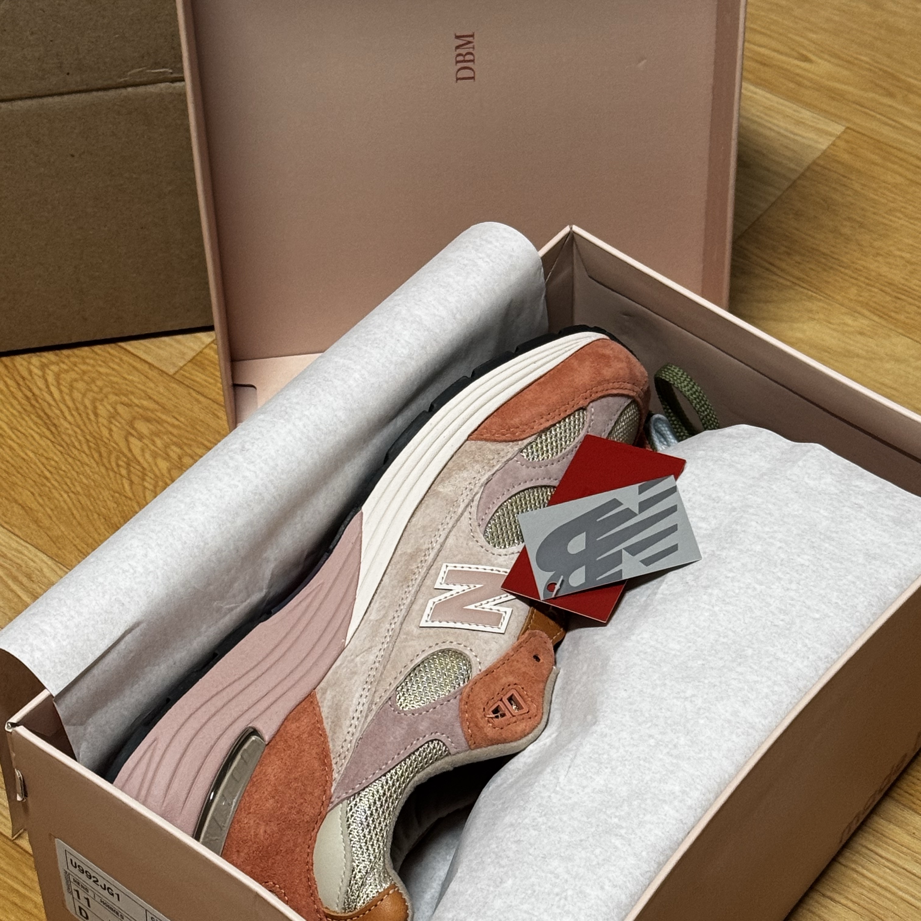 New Balance x Joe Freshgoods 992 Made in USA Aged Well 착용 스타일 - 1