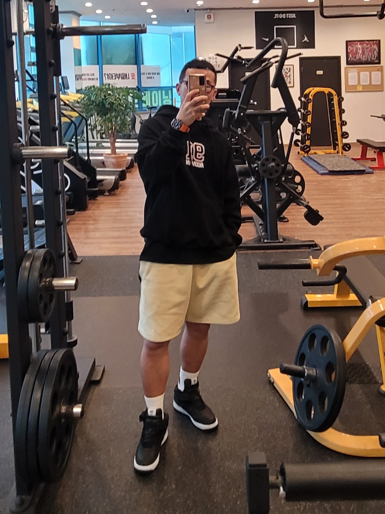 Samsung Galaxy Watch Ultra 47mm LTE Titanium Gray (Korean Ver.), Nike x Stussy Air Force 1 '07 Mid SP Black 착용 스타일