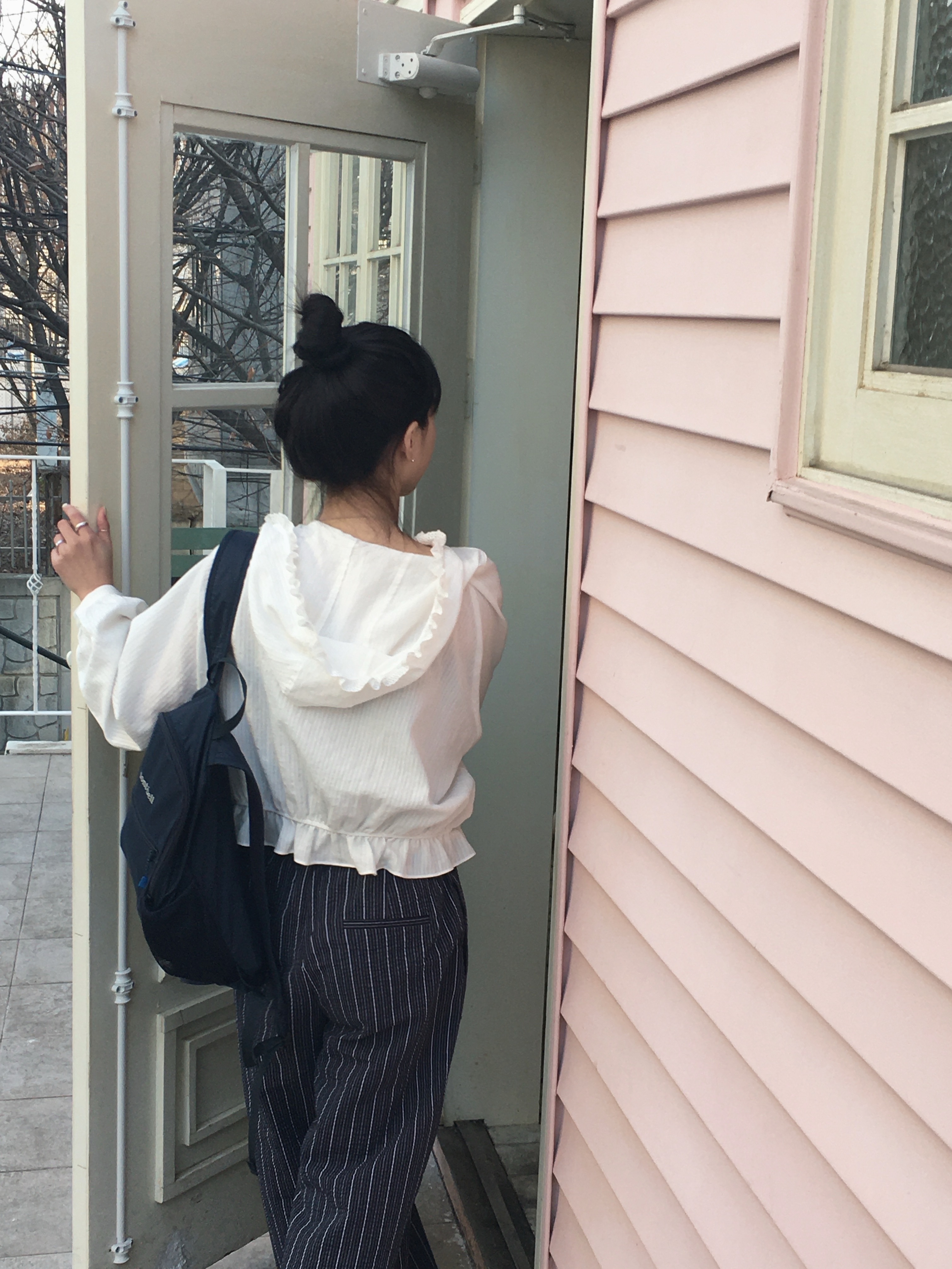 Montbell Pocketable Light Pack 18 Navy 착용 스타일 - 3