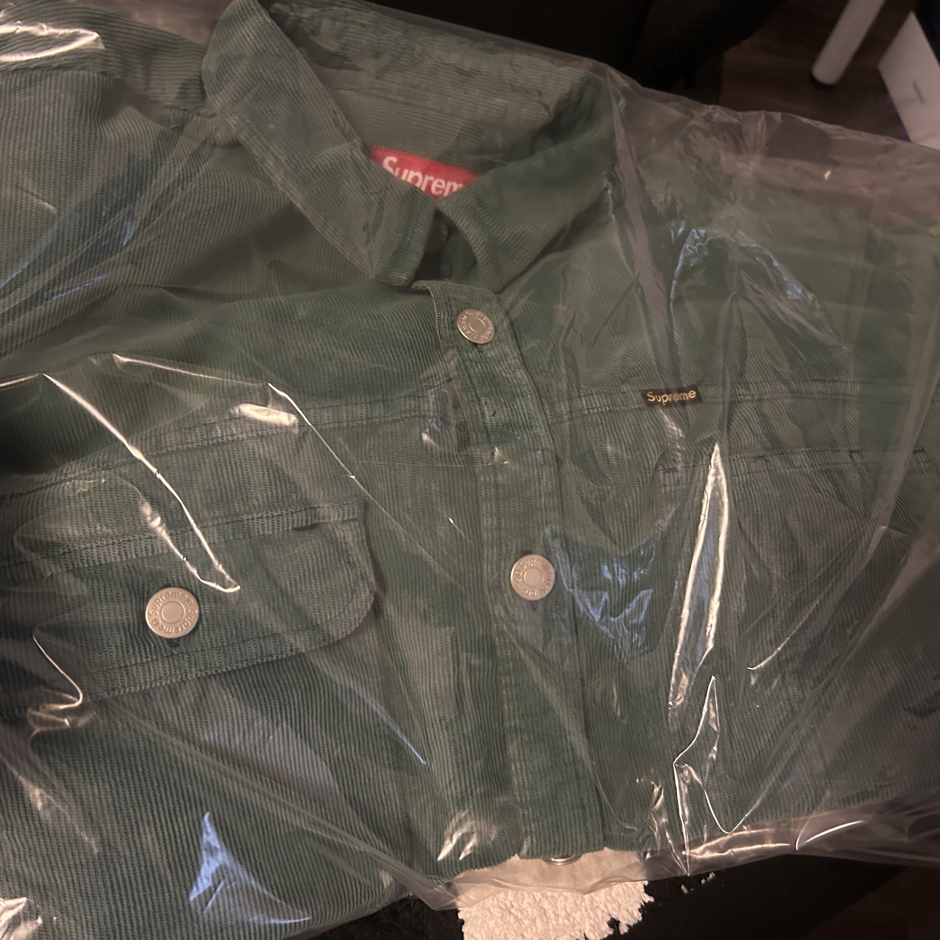 Supreme Washed Corduroy Shirt Sage - 25SS 착용 스타일