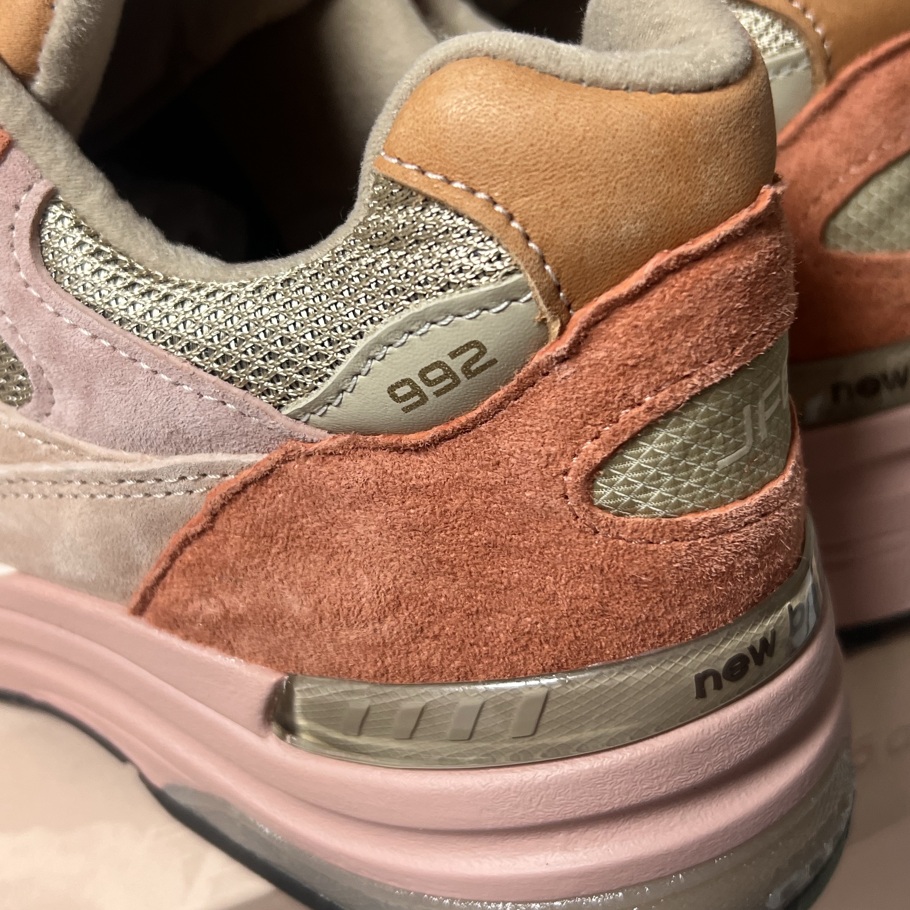 New Balance x Joe Freshgoods 992 Made in USA Aged Well 착용 스타일 - 4