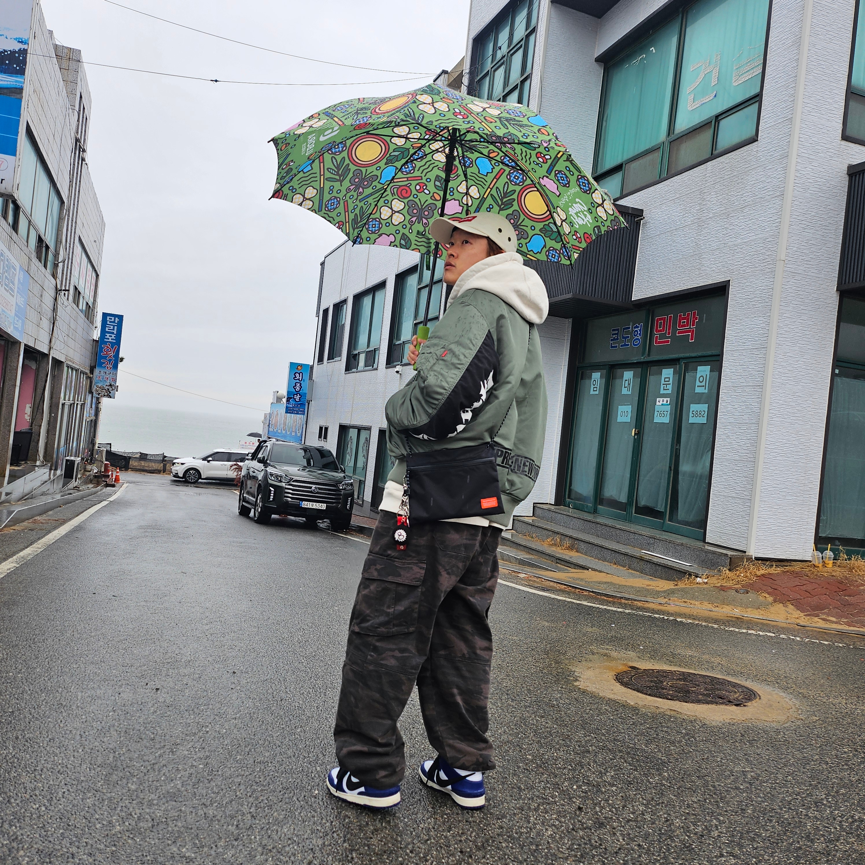 Supreme Military Camp Cap Stone - 22SS, Supreme x Bounty Hunter MA-1 Jacket Olive - 23FW 착용 스타일 - 1