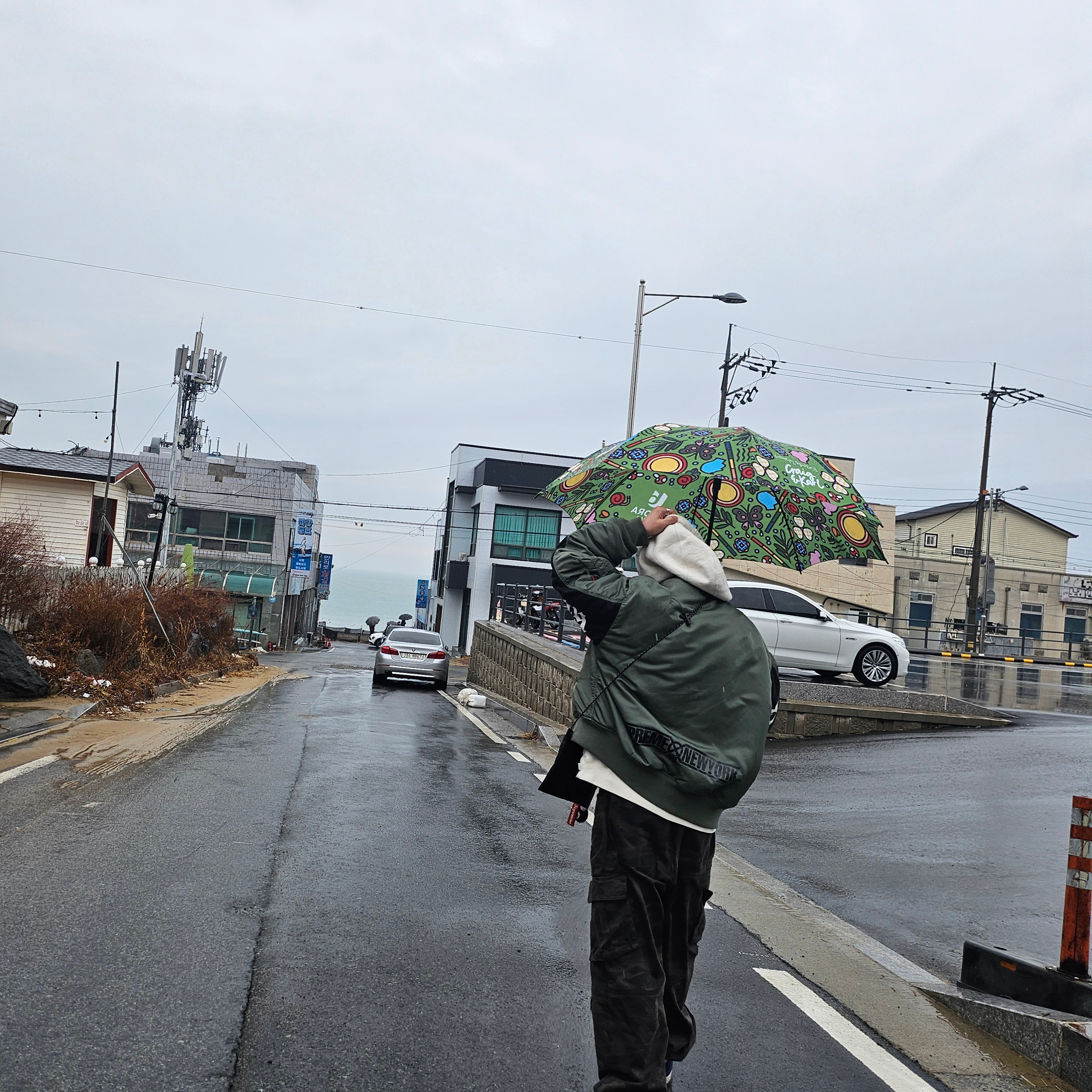 Supreme Military Camp Cap Stone - 22SS, Supreme x Bounty Hunter MA-1 Jacket Olive - 23FW 착용 스타일 - 3