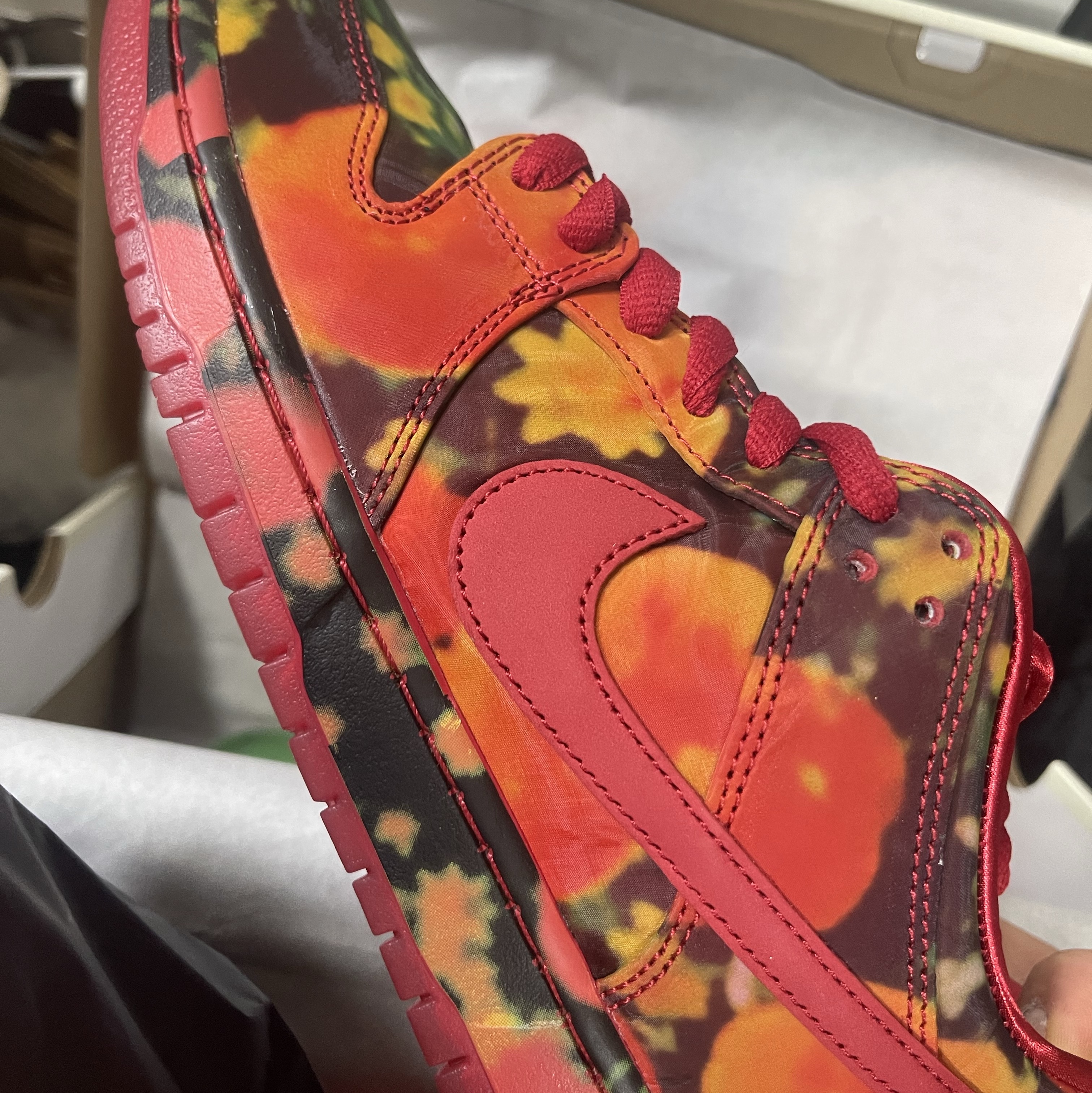 Nike SB Dunk Low Pro The Wizard of Oz 착용 스타일
