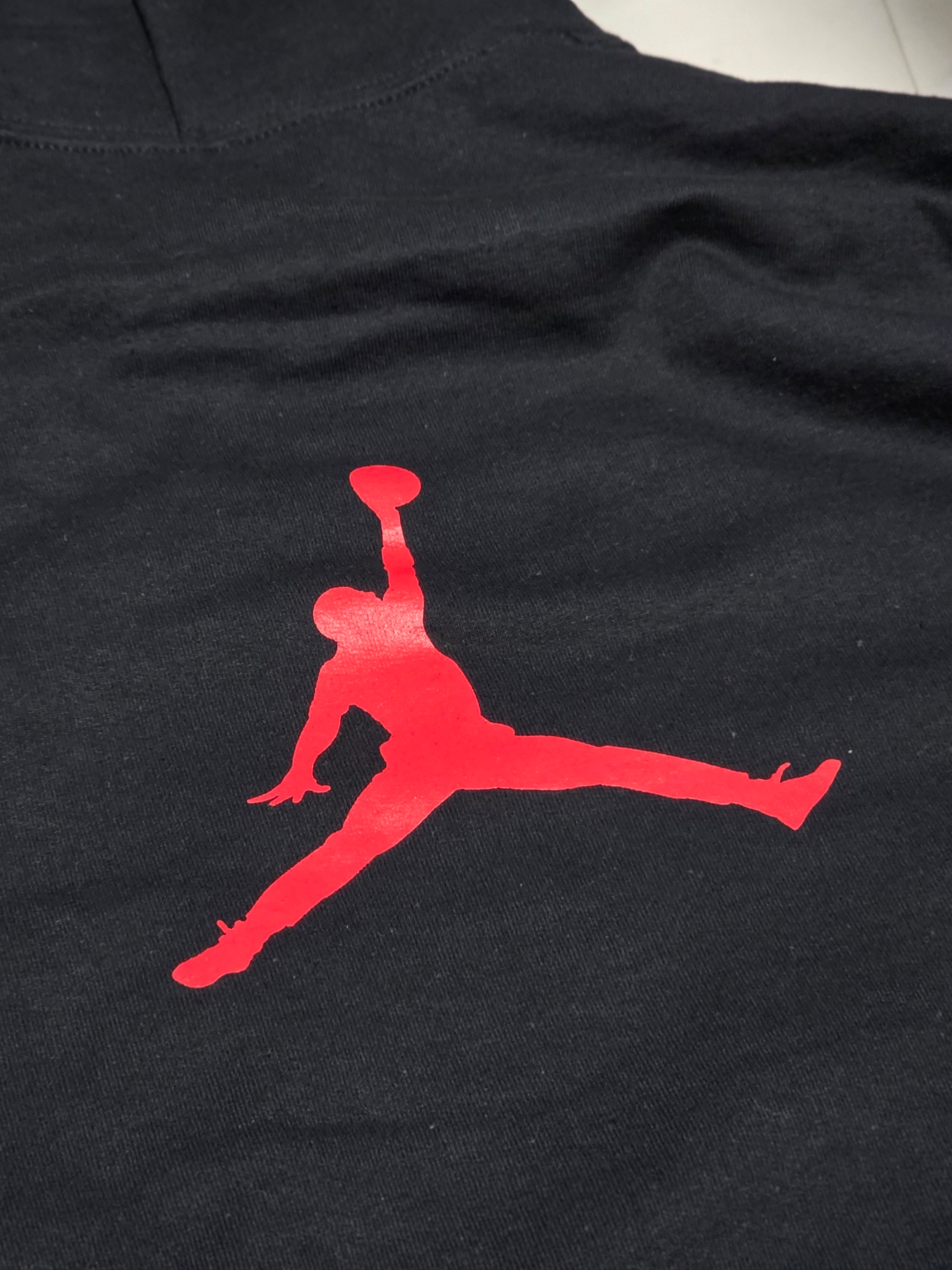 Tune x Jordan Hoodie Black Varsity Red 착용 스타일 - 8