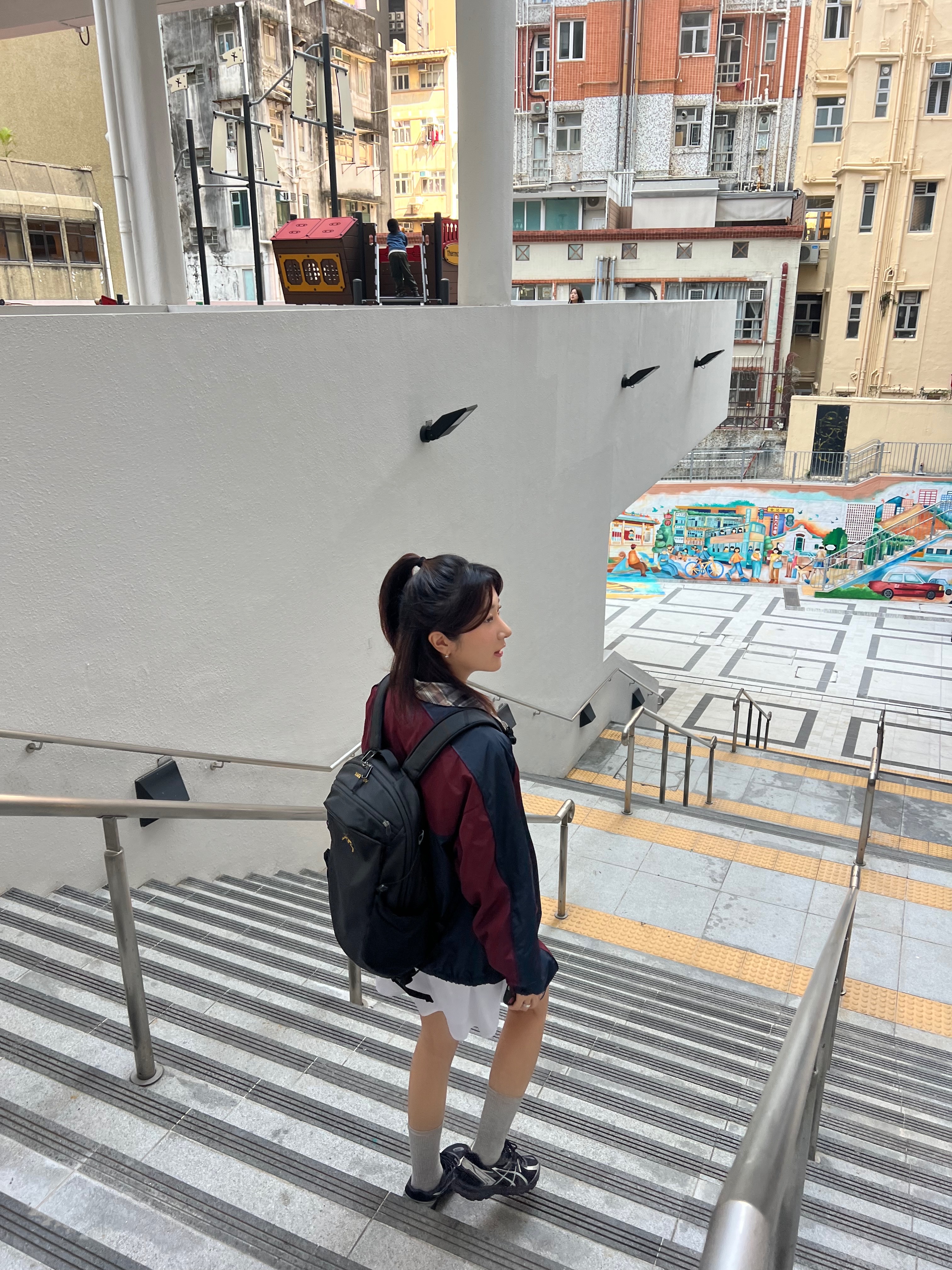 Arc'teryx Mantis 16 Backpack Black, Asics Jog 100 S Black Pure Silver - D Standard 착용 스타일 - 4