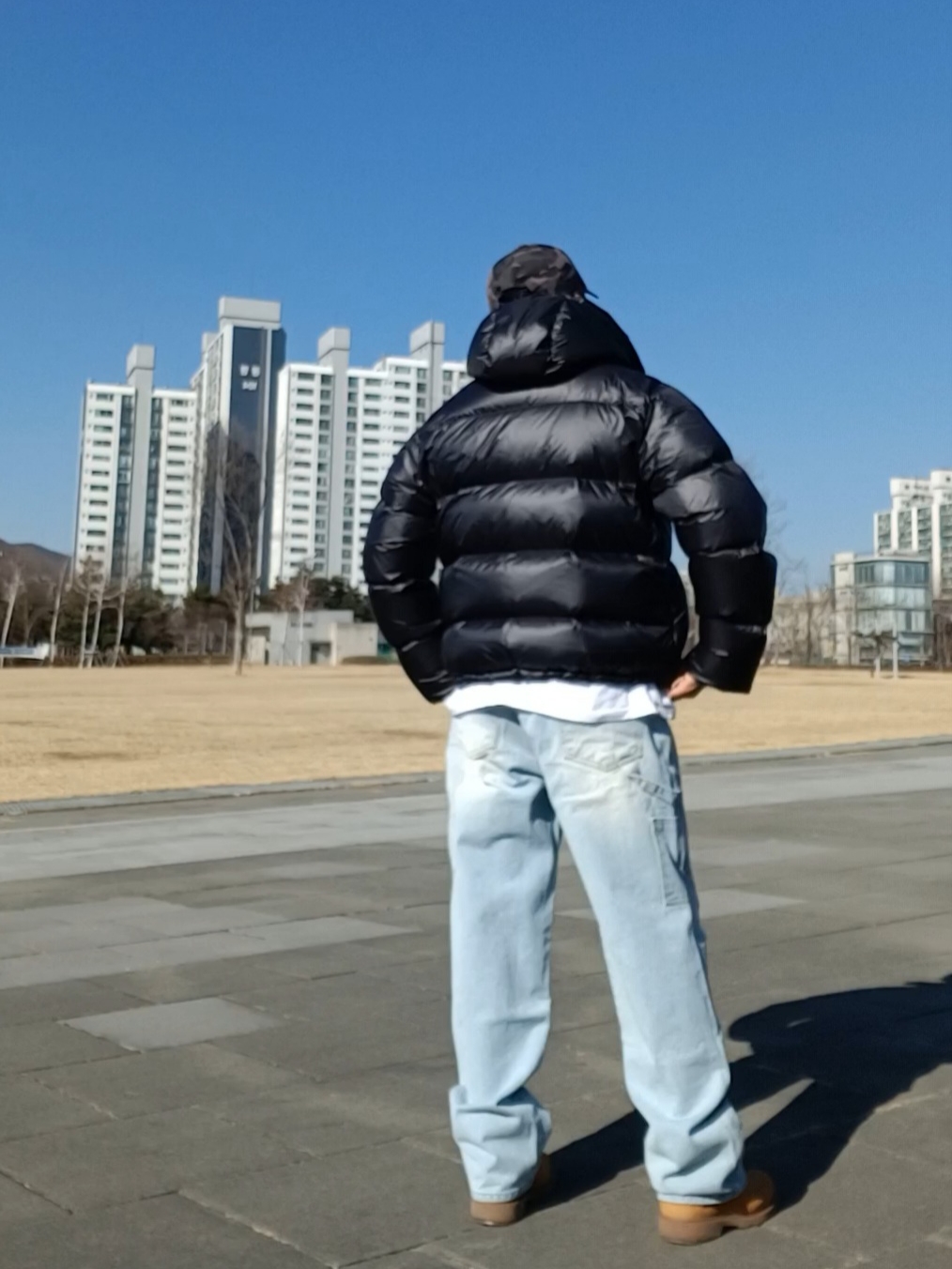 Suade Damaged Double Knee Pants Light Blue, Stussy Down Parka Micro Ripstop Phantom Black 착용 스타일 - 2