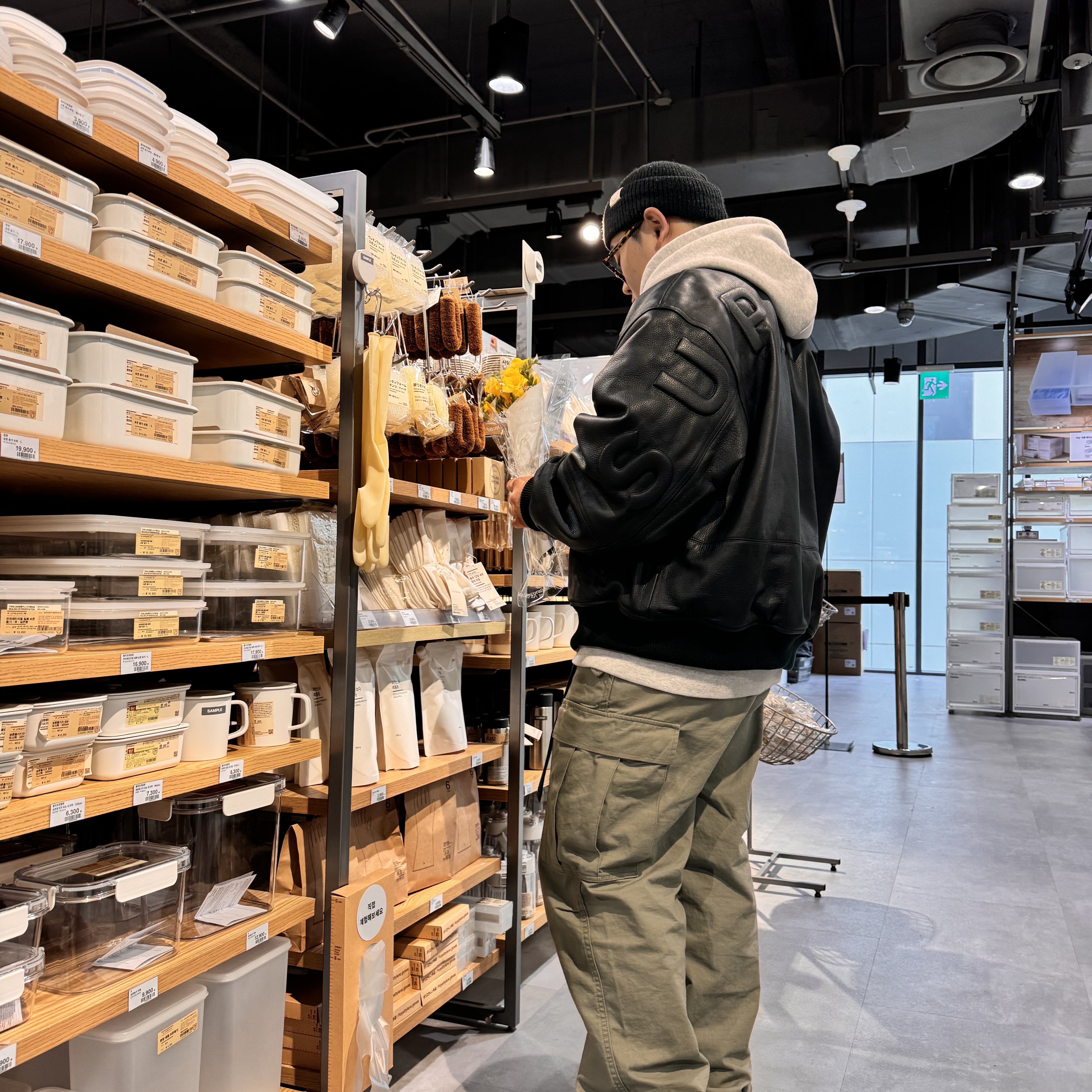 Stussy Ripstop Military Cargo Pants Olive, Timberland × Nonnative 6 inch Gore-Tex Boot Light Beige Suede - Wide 착용 스타일