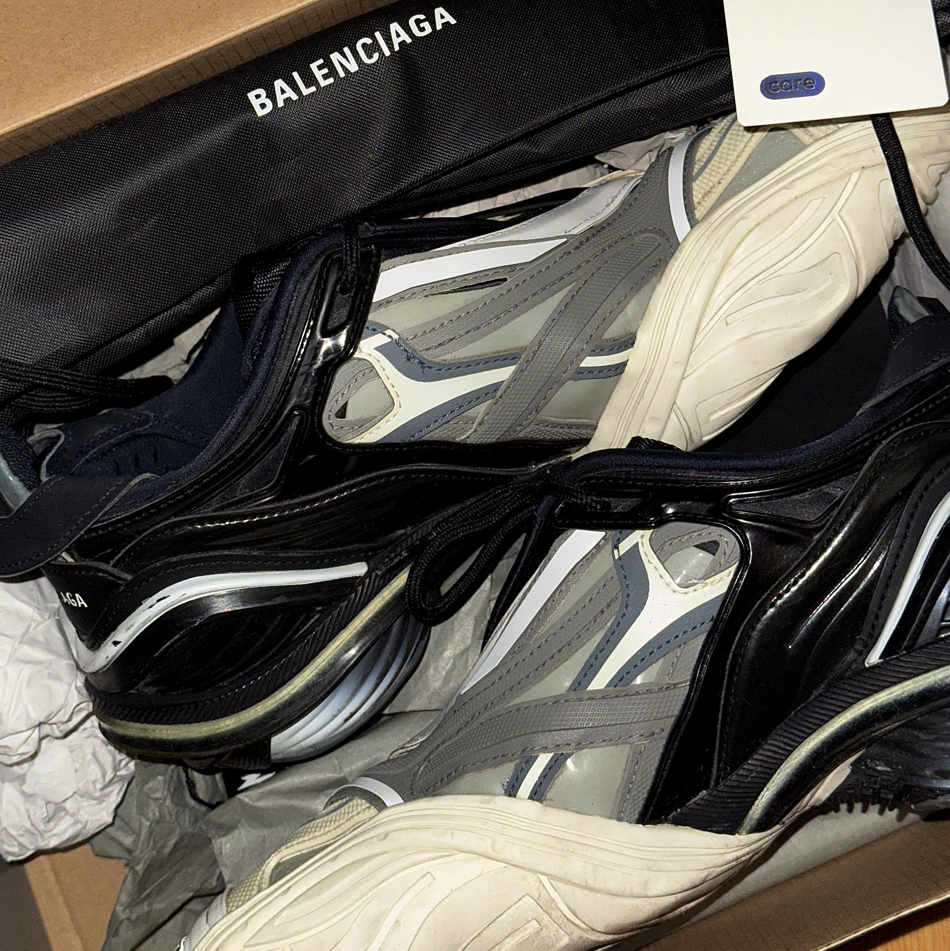 Balenciaga Tyrex Sneakers Black White 착용 스타일