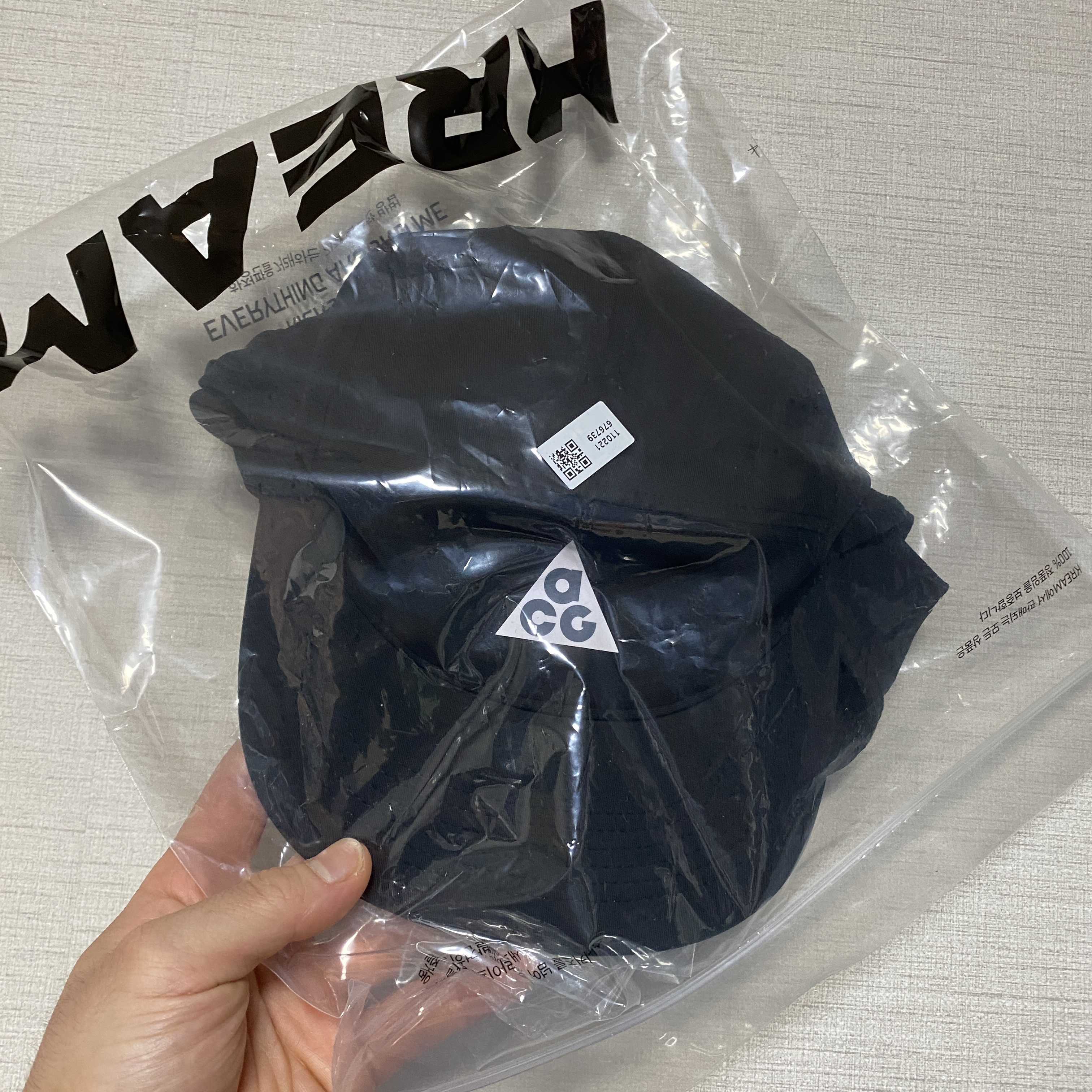 Nike ACG Fly Cap Black 착용 스타일 - 1