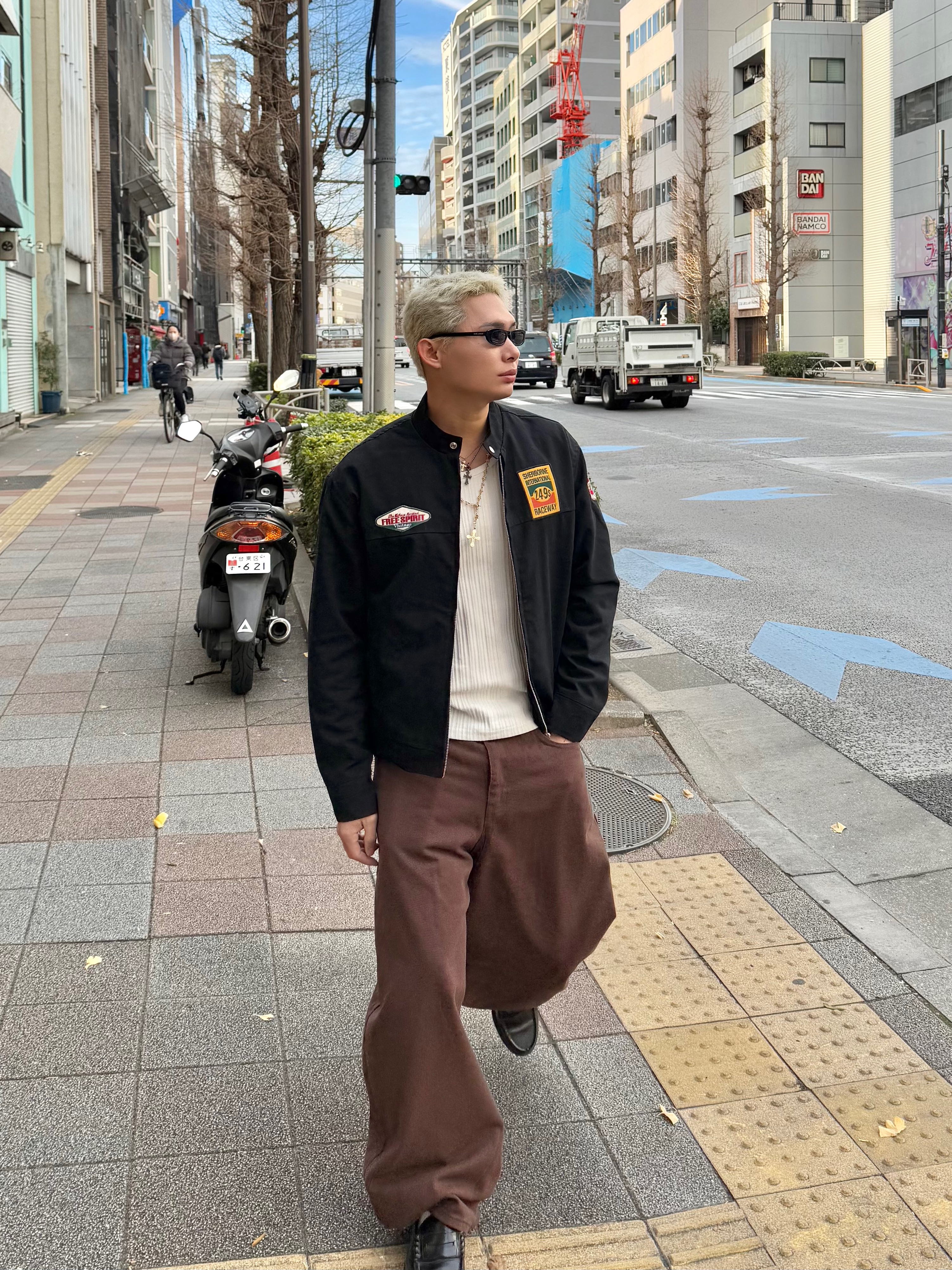 Porter All New Tanker Boston Bag L Black 착용 스타일 - 3
