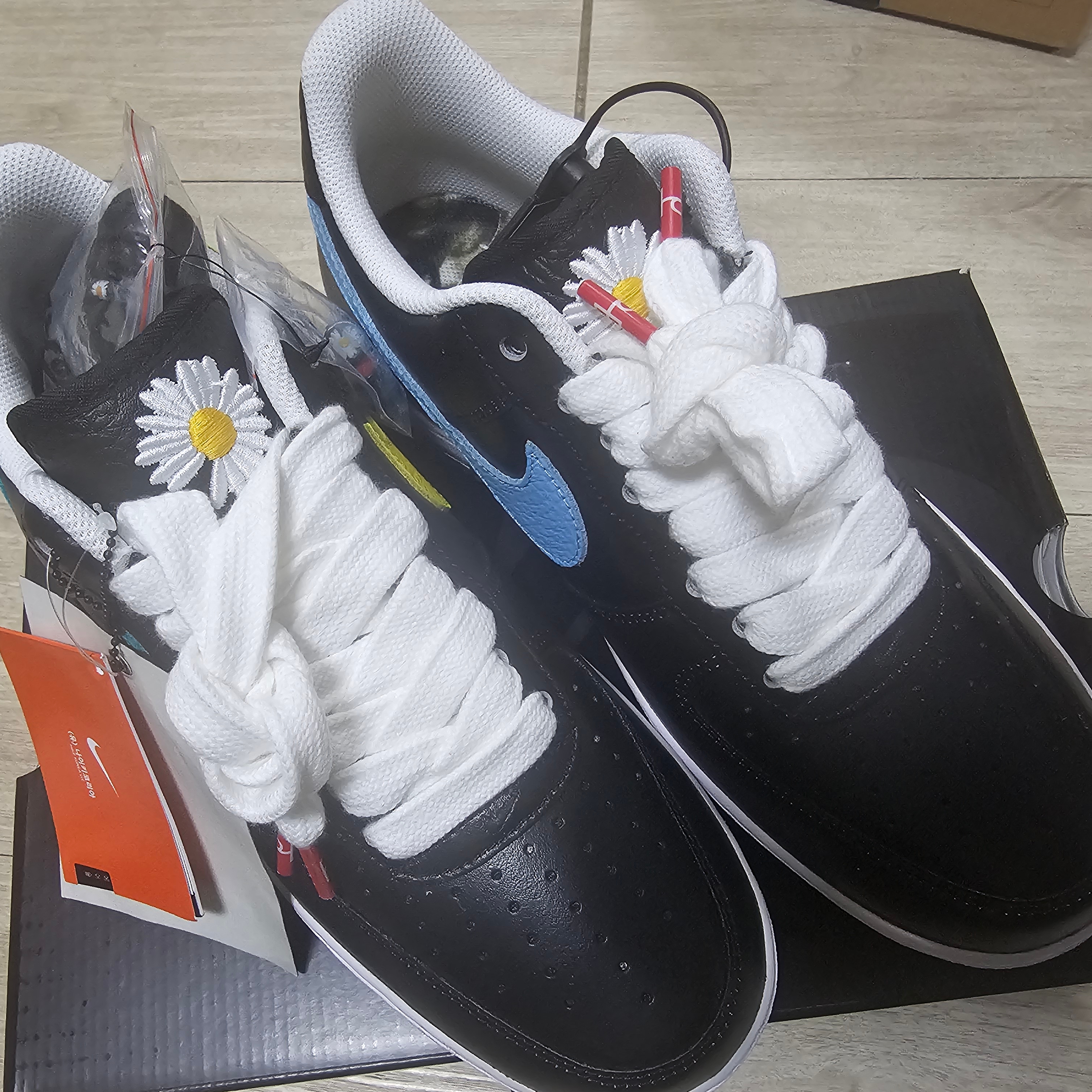 Nike x Peaceminusone Air Force 1 Low Para-Noise 3.0 Black and Multicolor 착용 스타일