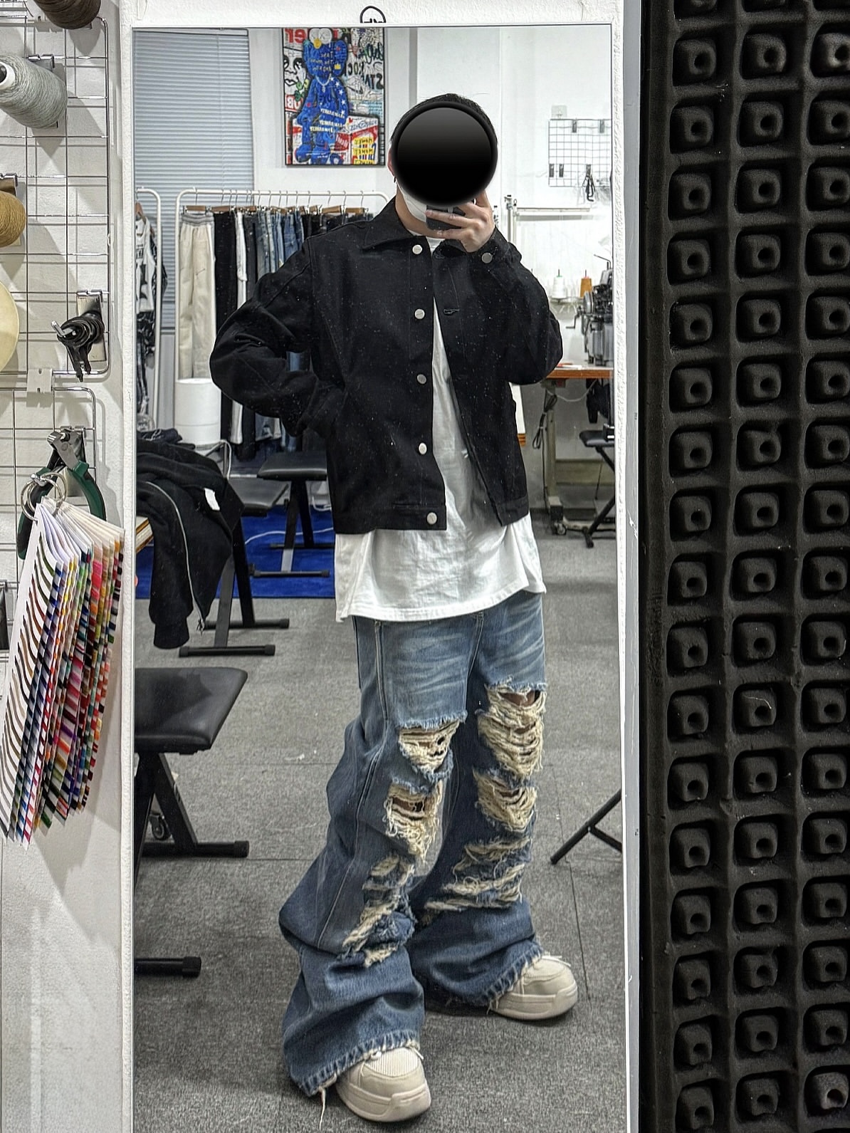 Balenciaga Cargo Sneakers White Grey, Stussy Basic Stussy LS T-Shirt White 착용 스타일 - 2