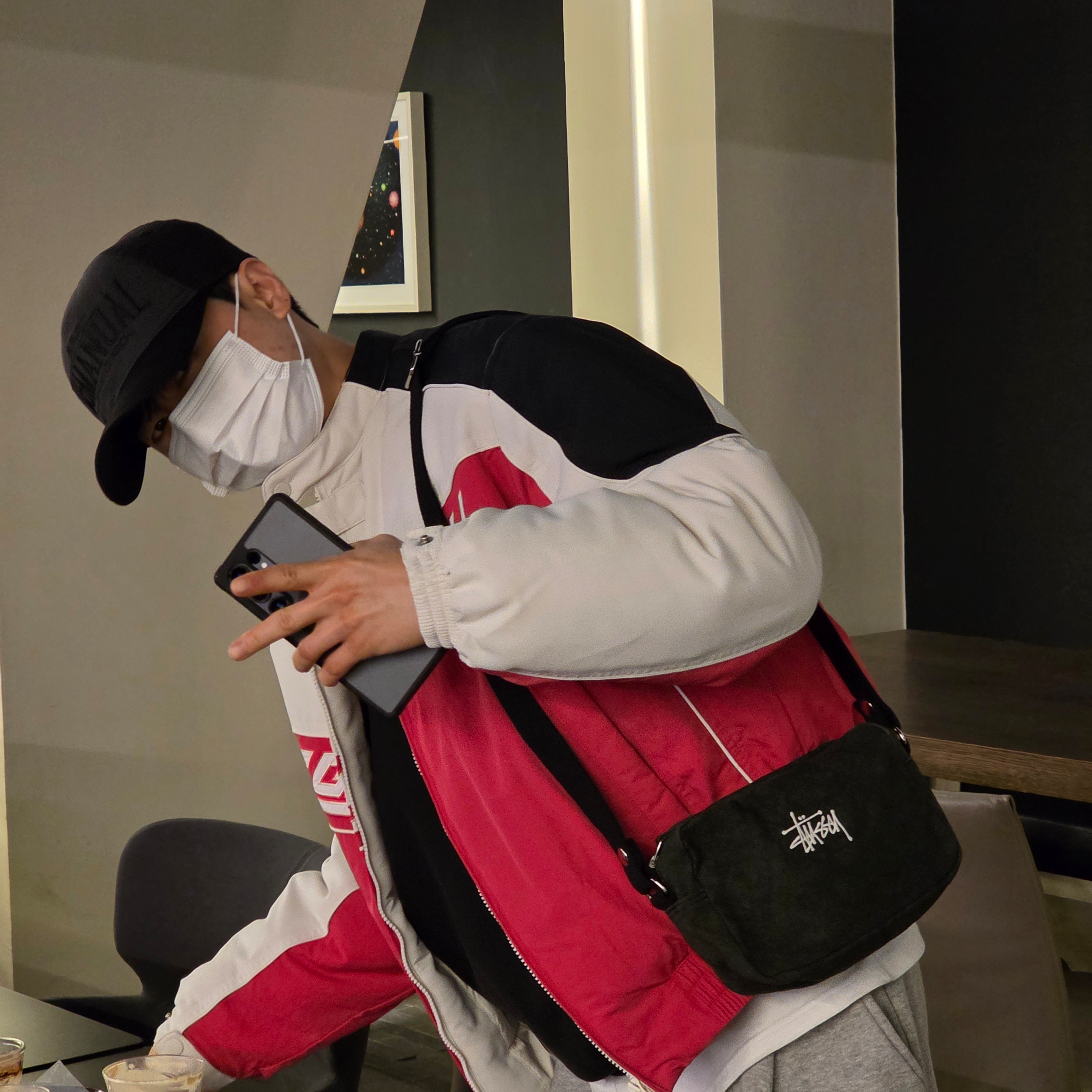Stussy Canvas Side Pouch Washed Black 착용 스타일