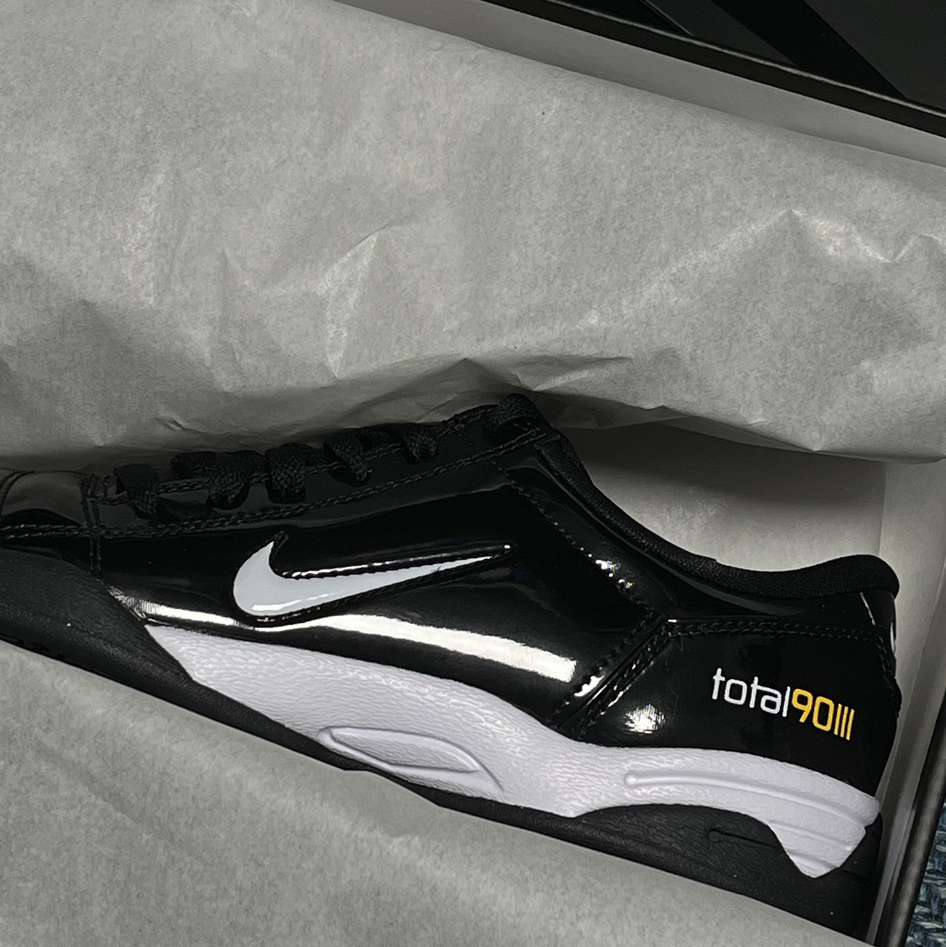 Nike Total 90 III SP Black and White 착용 스타일