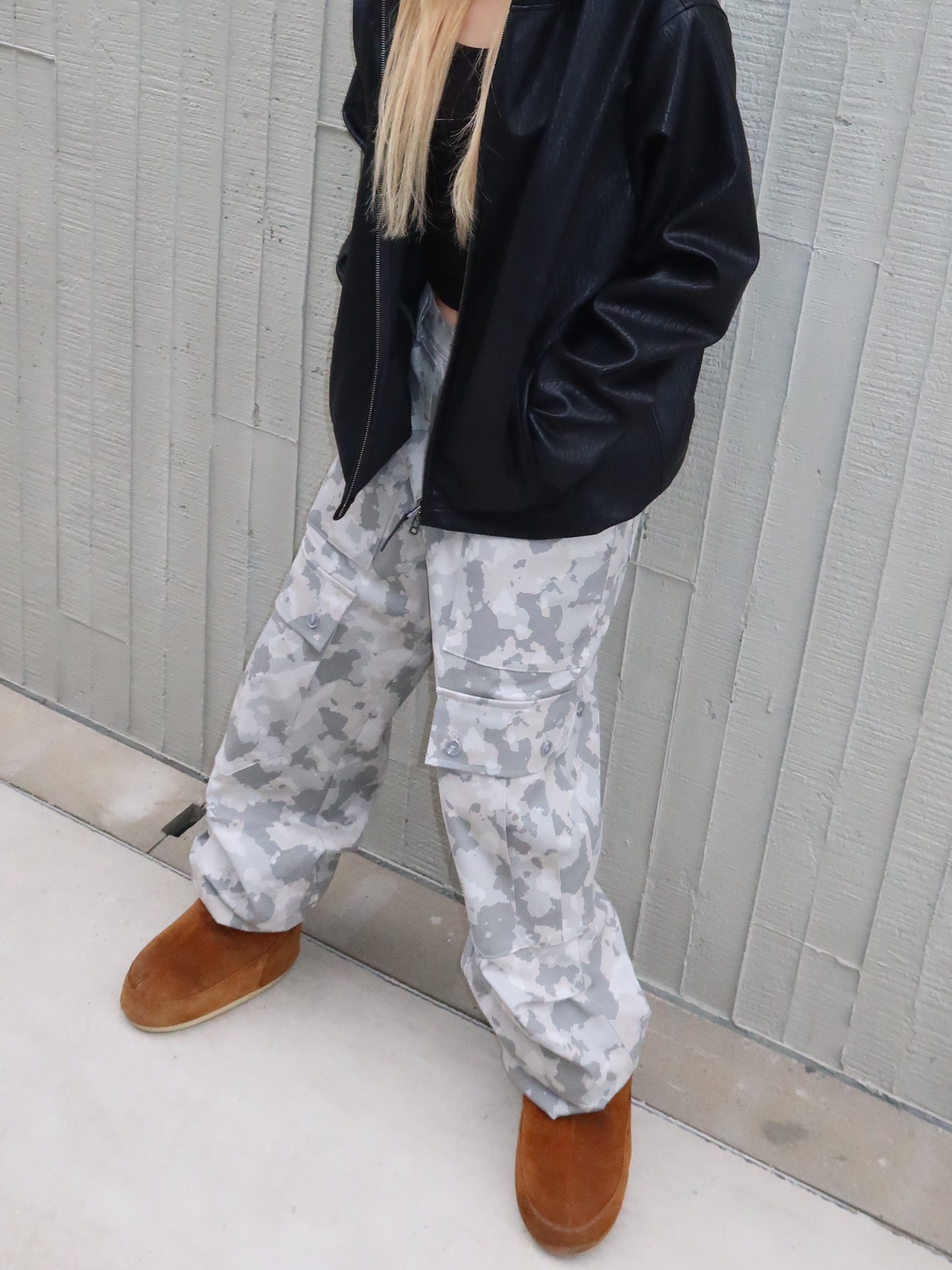 Hono Report Big Pocket Cargo Pants Snow Camo, Hono Report Hooded Zip-Up Black 착용 스타일 - 2