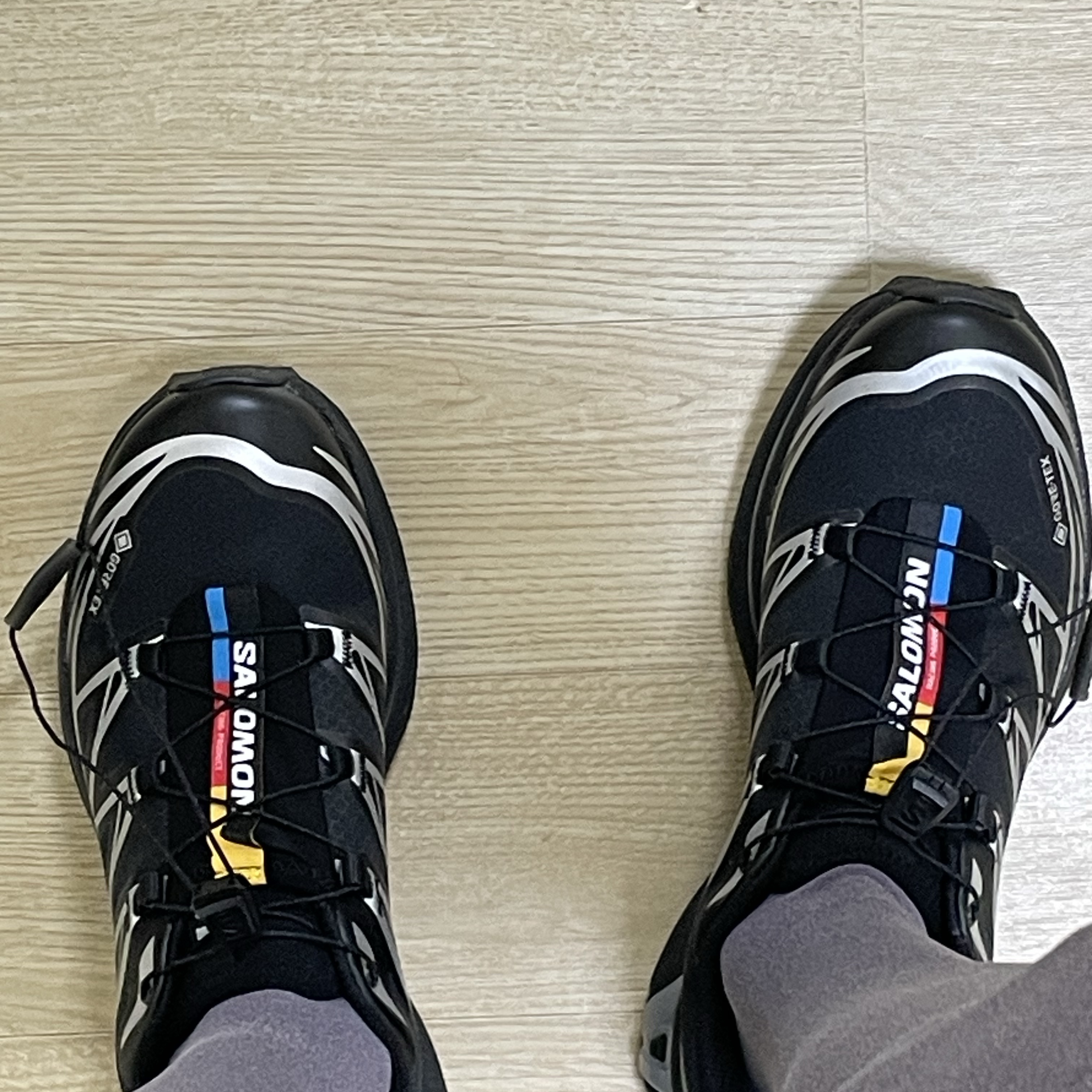 Salomon XT-6 GTX Black Silver 착용 스타일