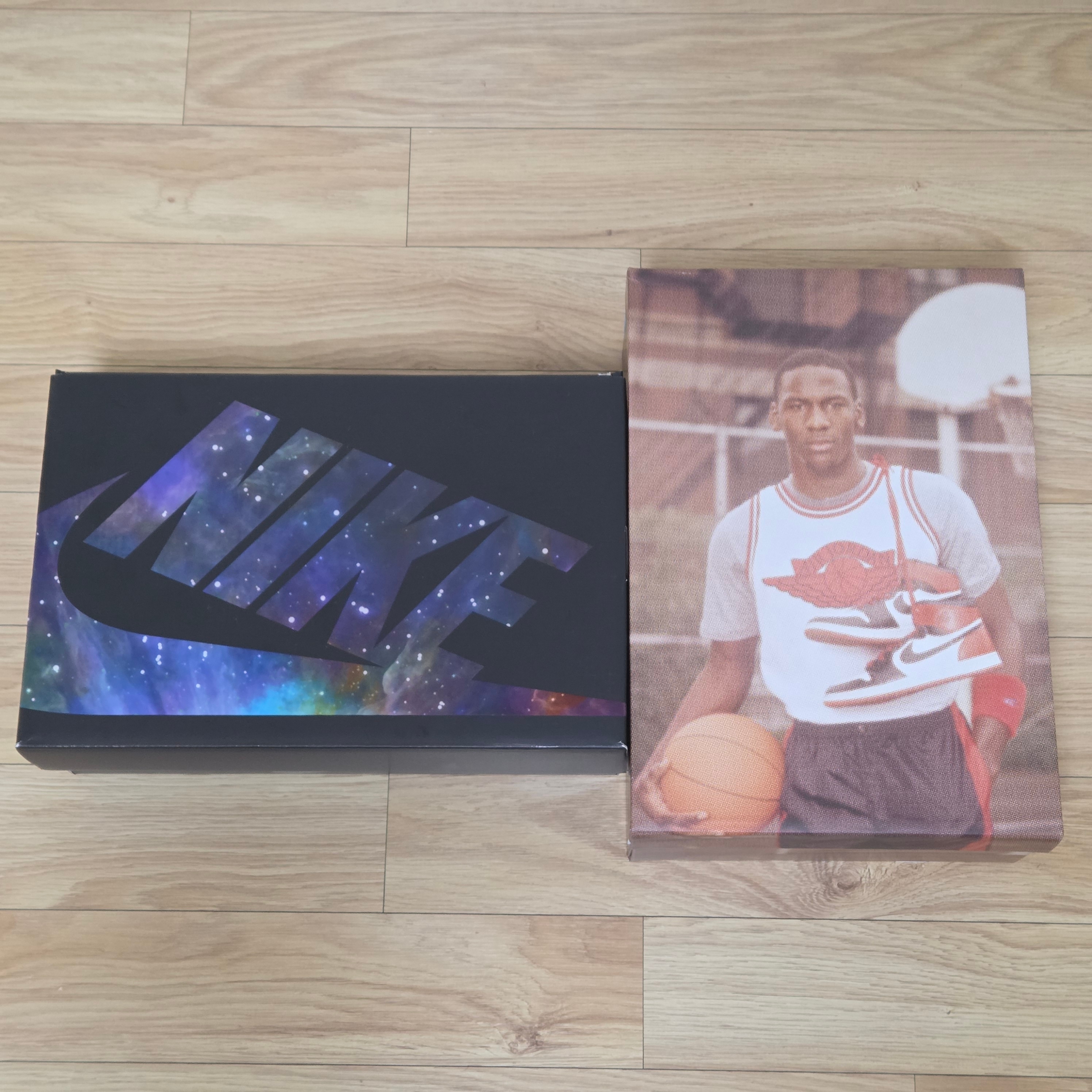 Nike Air Foamposite One Galaxy, Jordan 1 Retro High OG Black Toe 착용 스타일
