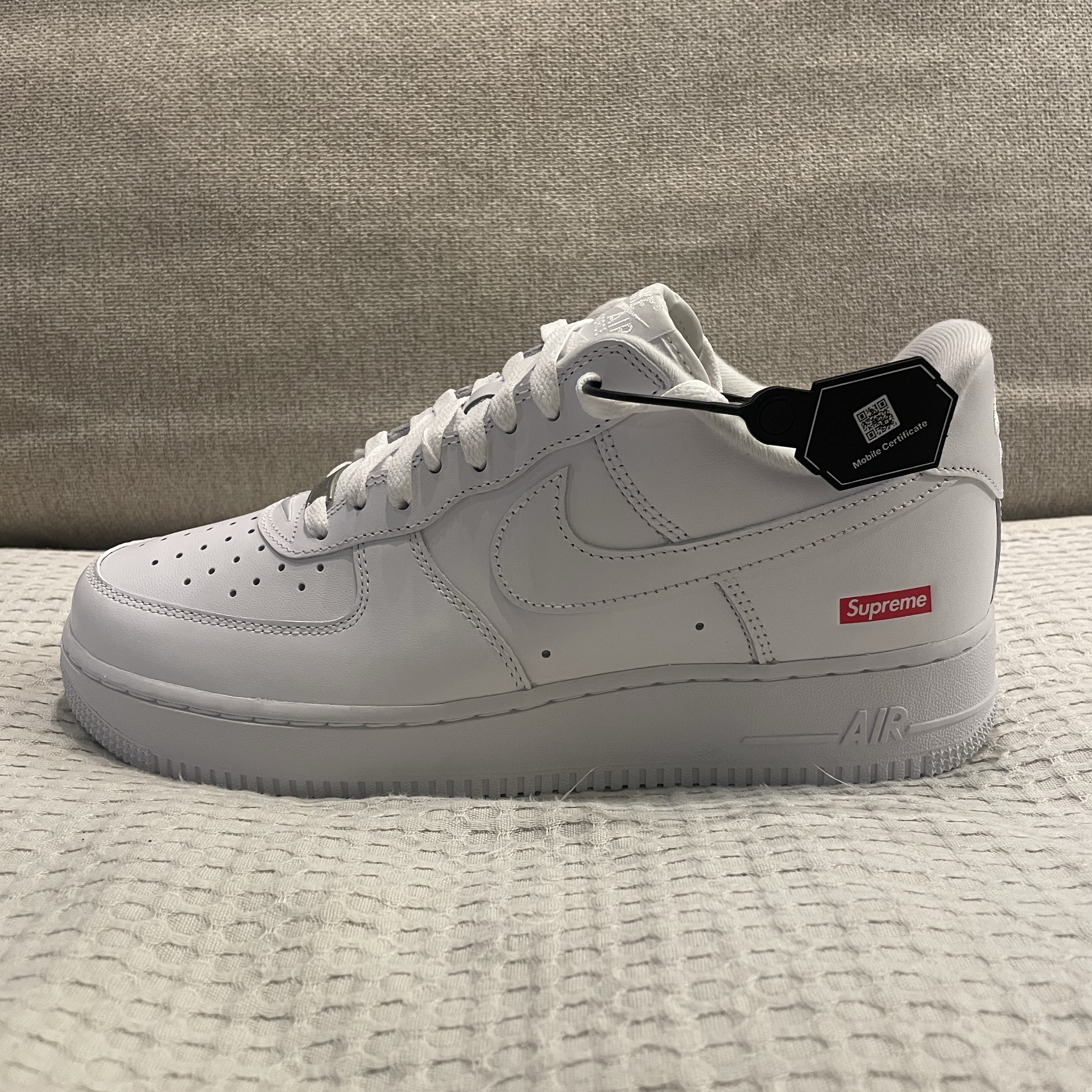 Nike x Supreme Air Force 1 Low White 착용 스타일 - 1