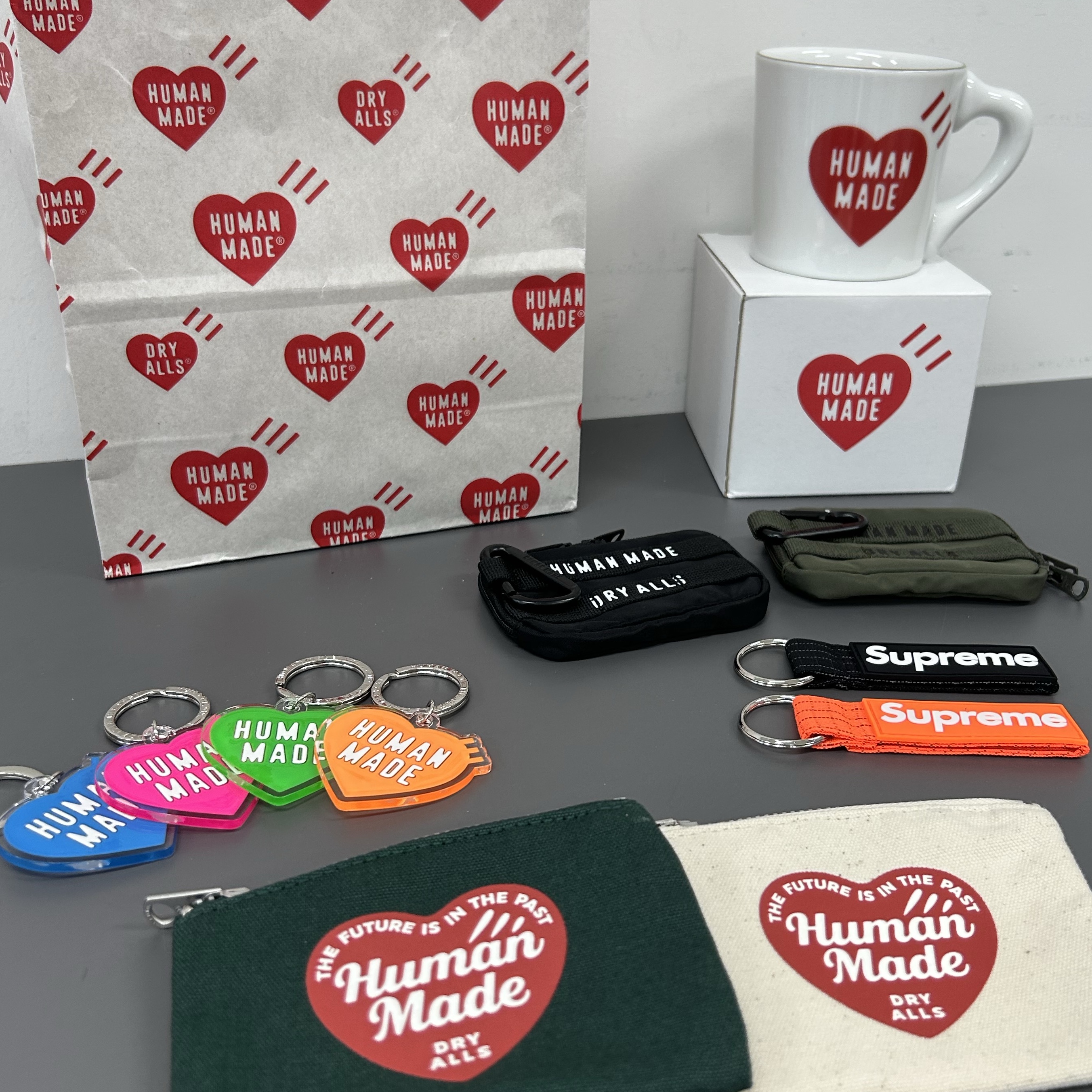 Supreme Ripstop Keychain Orange - 24SS, Human Made Military Card Case Black 착용 스타일
