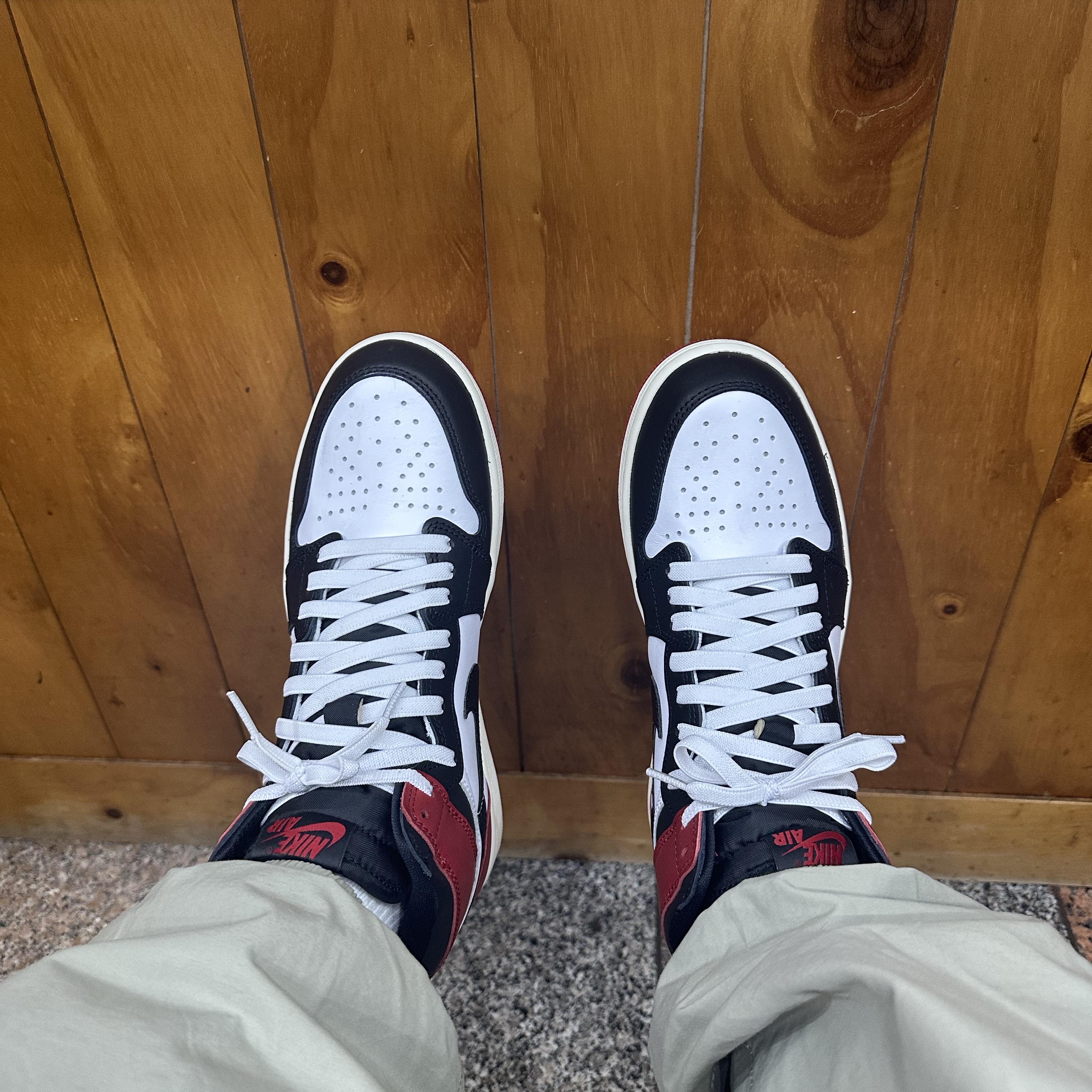 Jordan 1 Retro High OG Black Toe 착용 스타일