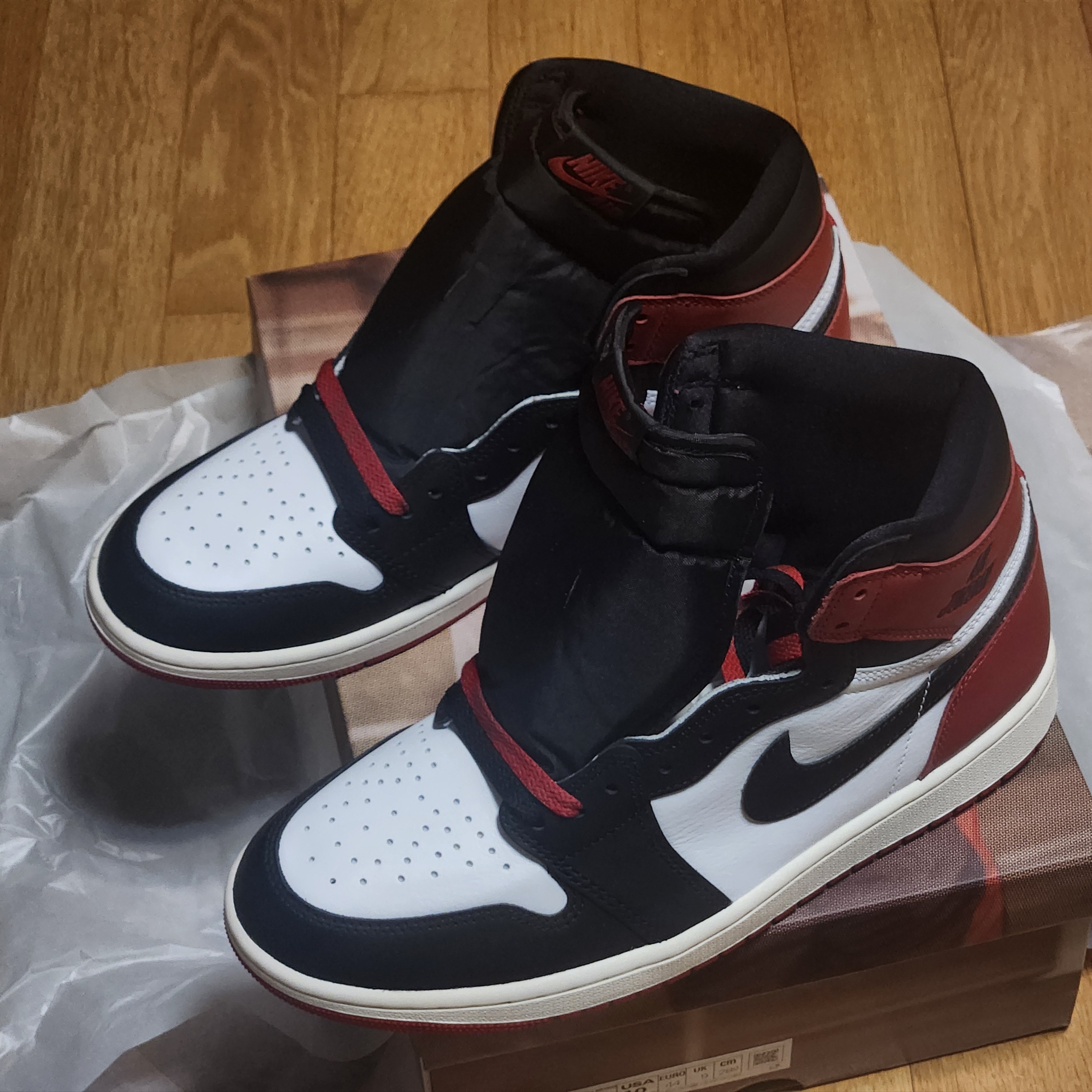 Jordan 1 Retro High OG Black Toe 착용 스타일 - 5