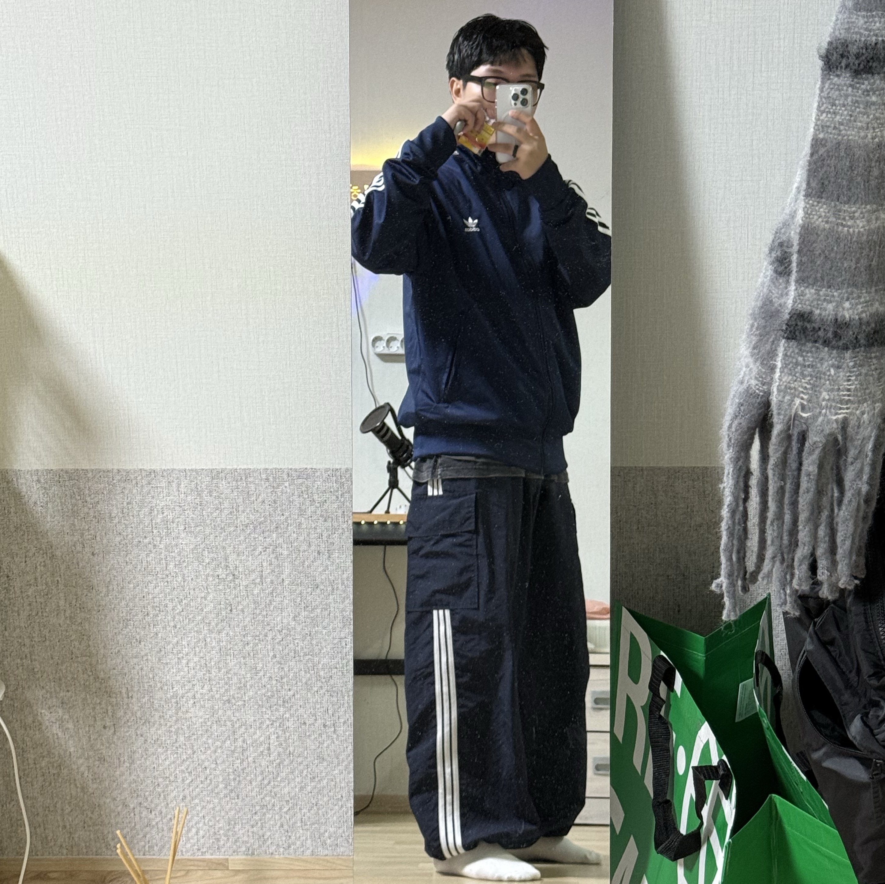 Adidas Adicolor Classic Firebird Track Top Night Indigo - KR Sizing 착용 스타일
