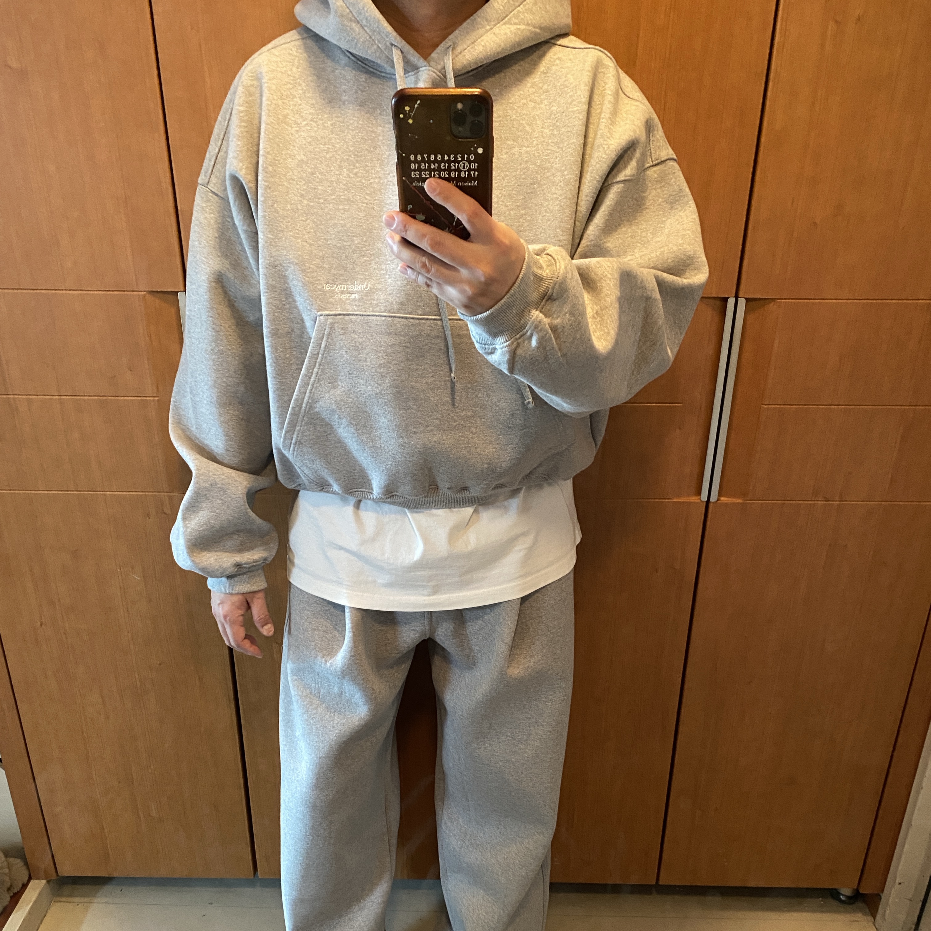 Undermycar Mu.97 Anti Fxxking Logo Play Oversized Bonded Sweat Set-up (Hoodie, Jogger) - Melange Gray 착용 스타일 - 1