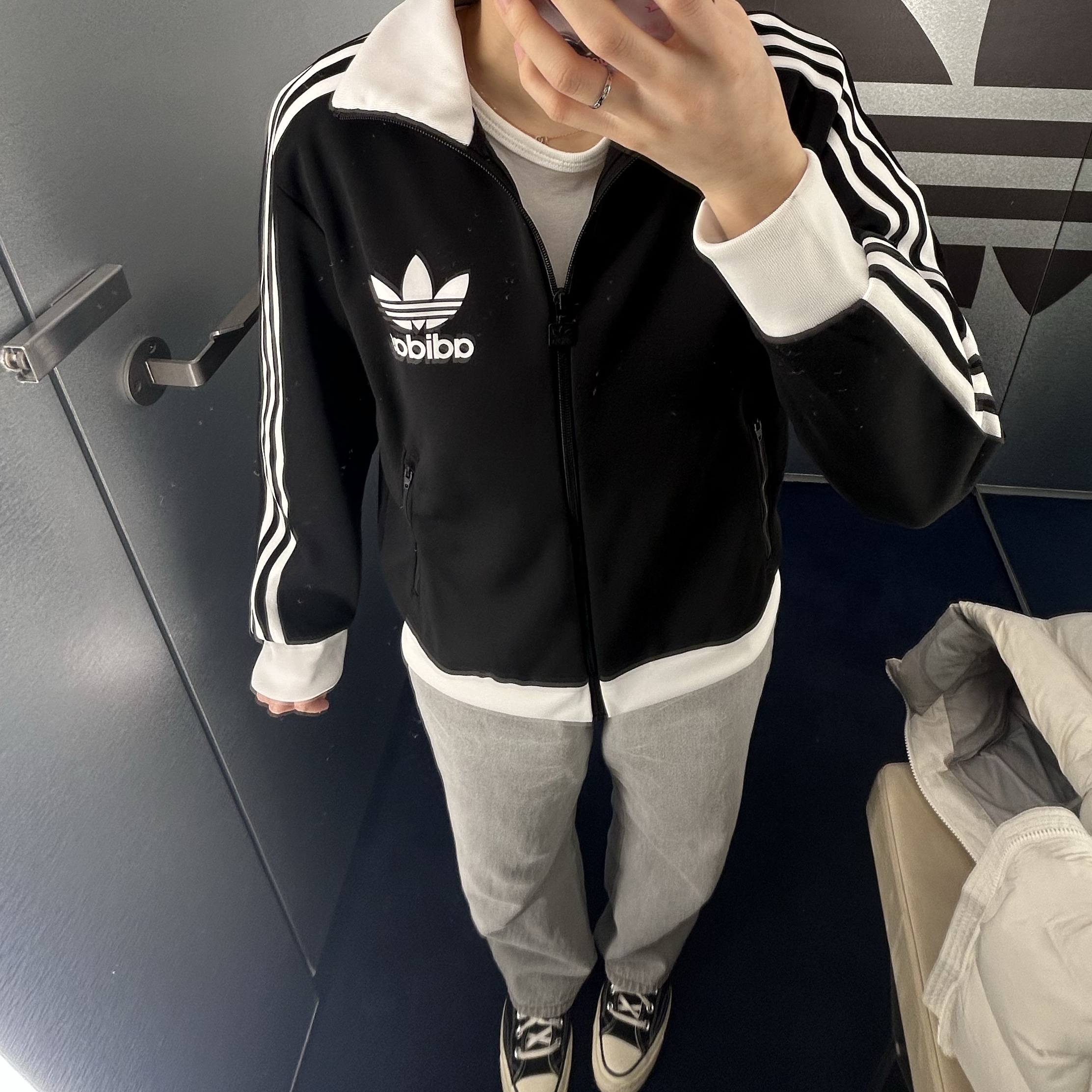 (W) Adidas Originals Beckenbauer Track Top Black - KR Sizing, Converse Chuck 70 Ox Black - Standard 착용 스타일