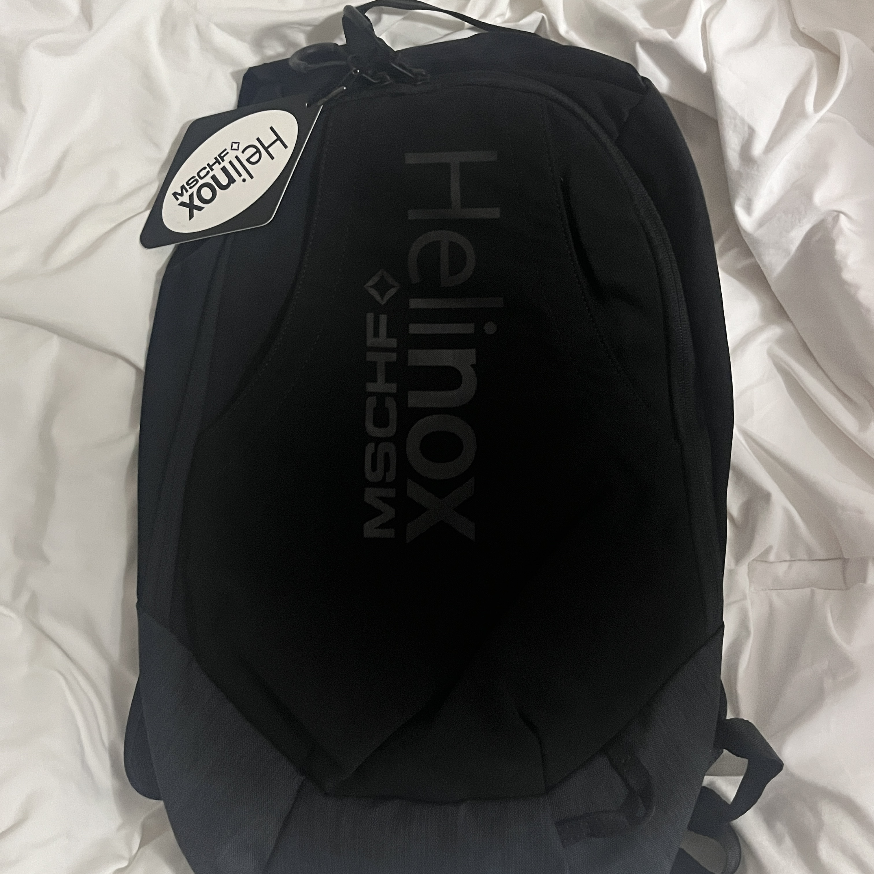 Mischief x Helinox Backpack Black 착용 스타일 - 2