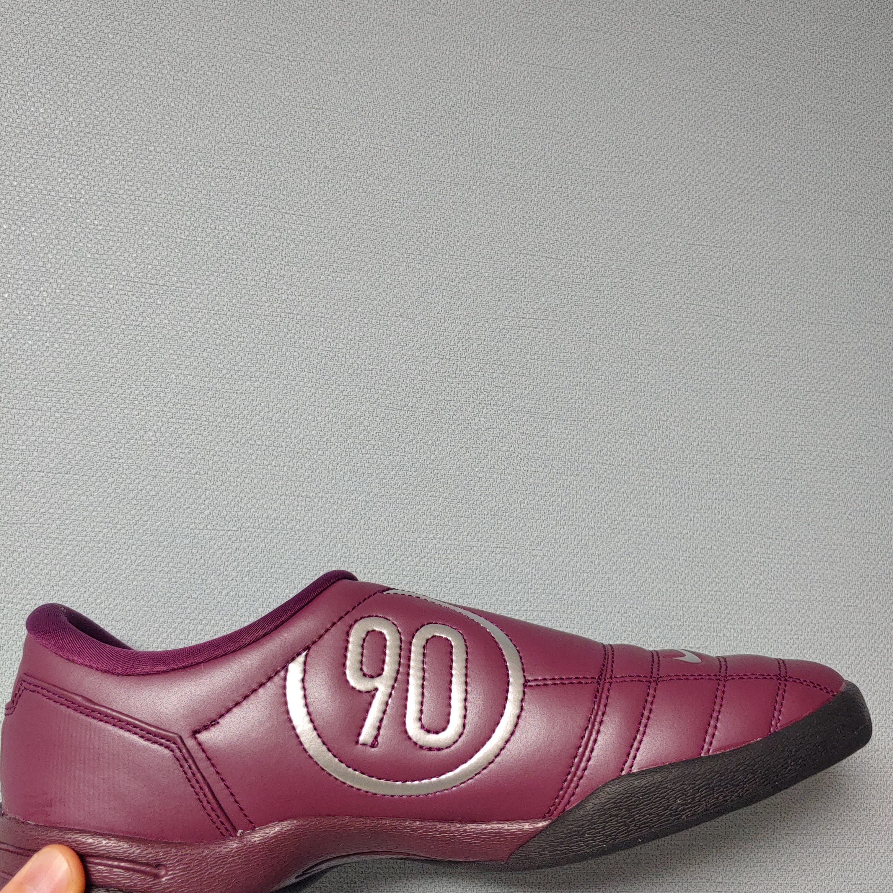 Nike Total 90 III SP Bordeaux and Metallic Silver 착용 스타일 - 3