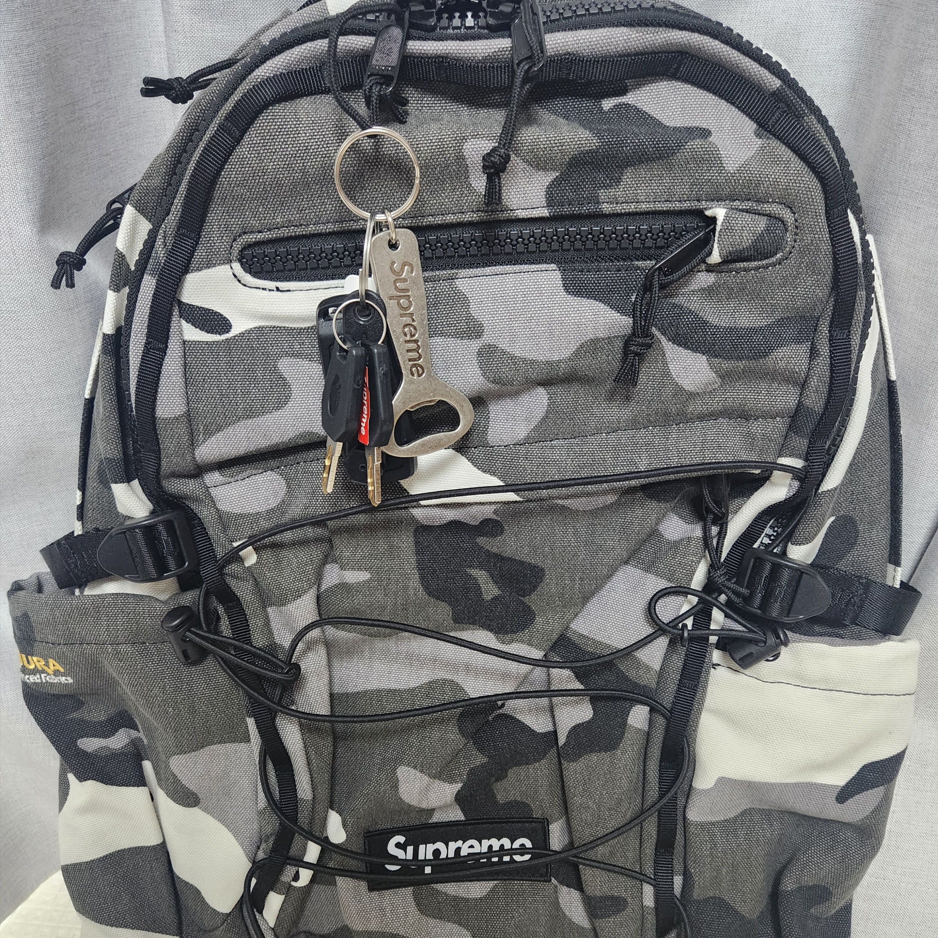 Supreme Backpack Snow Camo - 25SS 착용 스타일