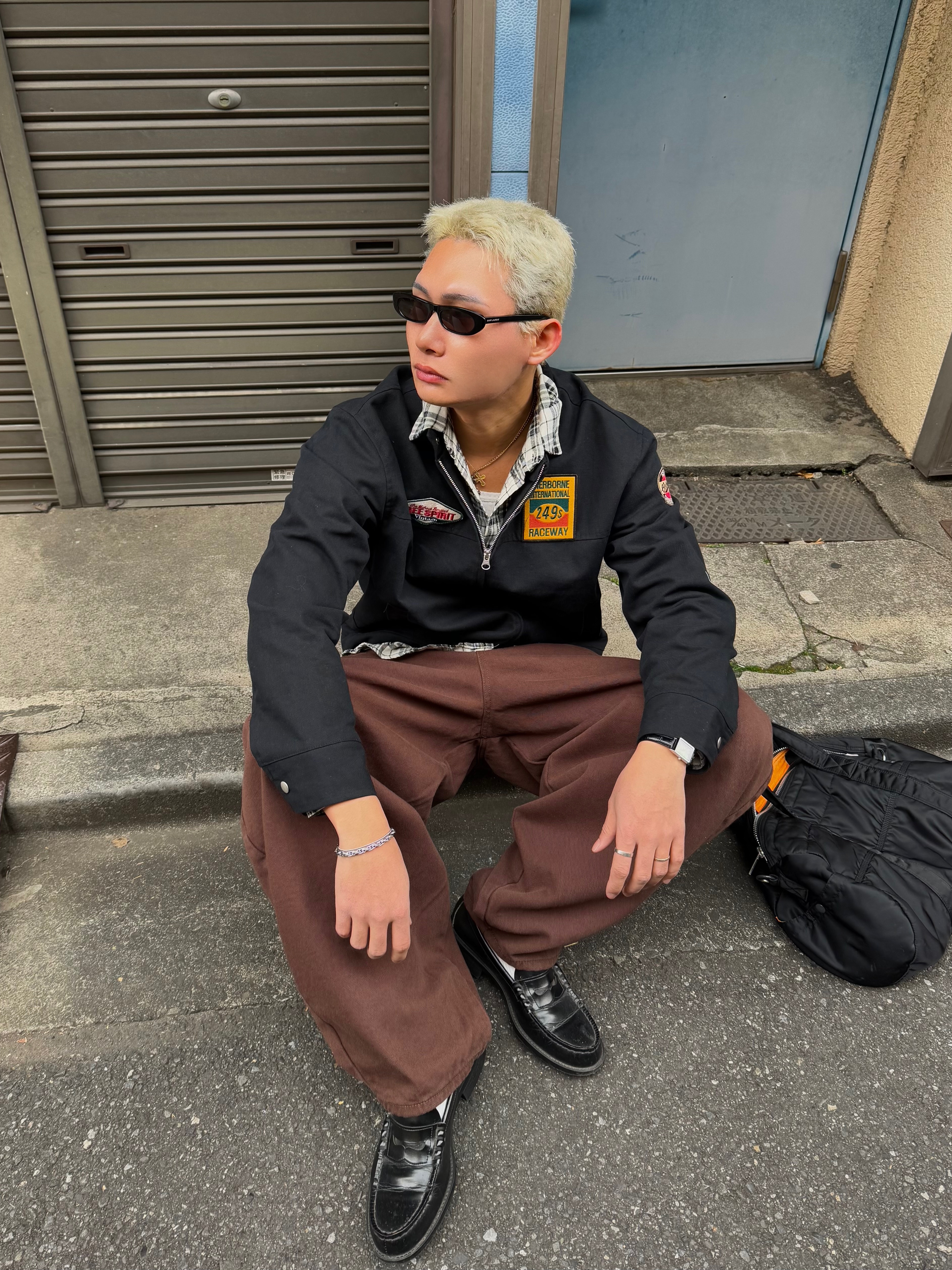 Porter All New Tanker Boston Bag L Black 착용 스타일 - 5
