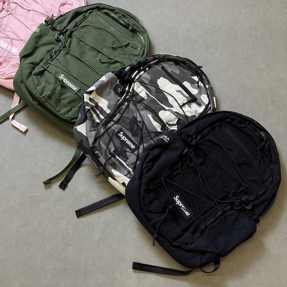 Supreme Backpack Black - 25SS 착용 스타일