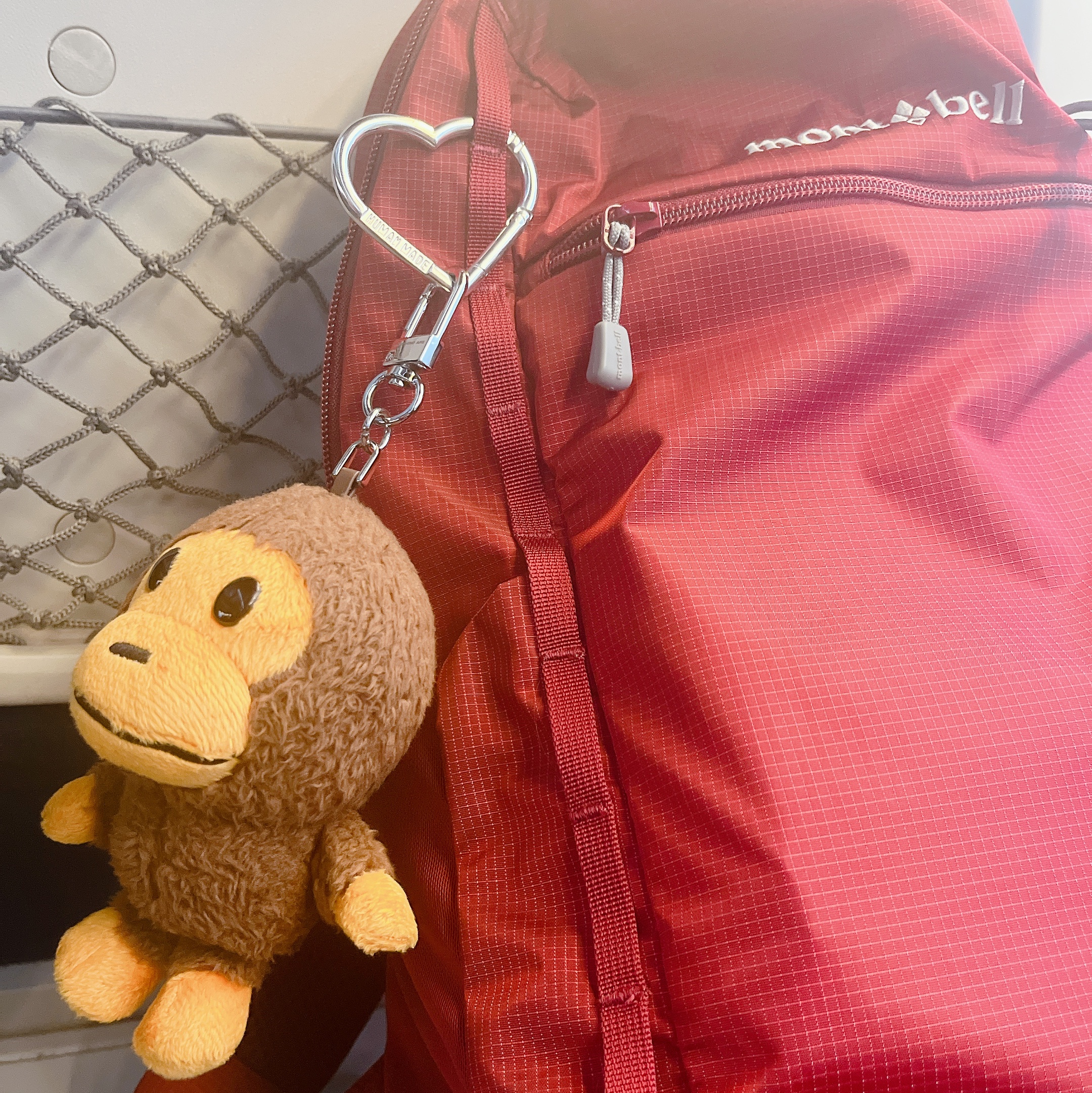 BAPE Baby Milo Plush Doll Key Chain 12cm Brown 착용 스타일