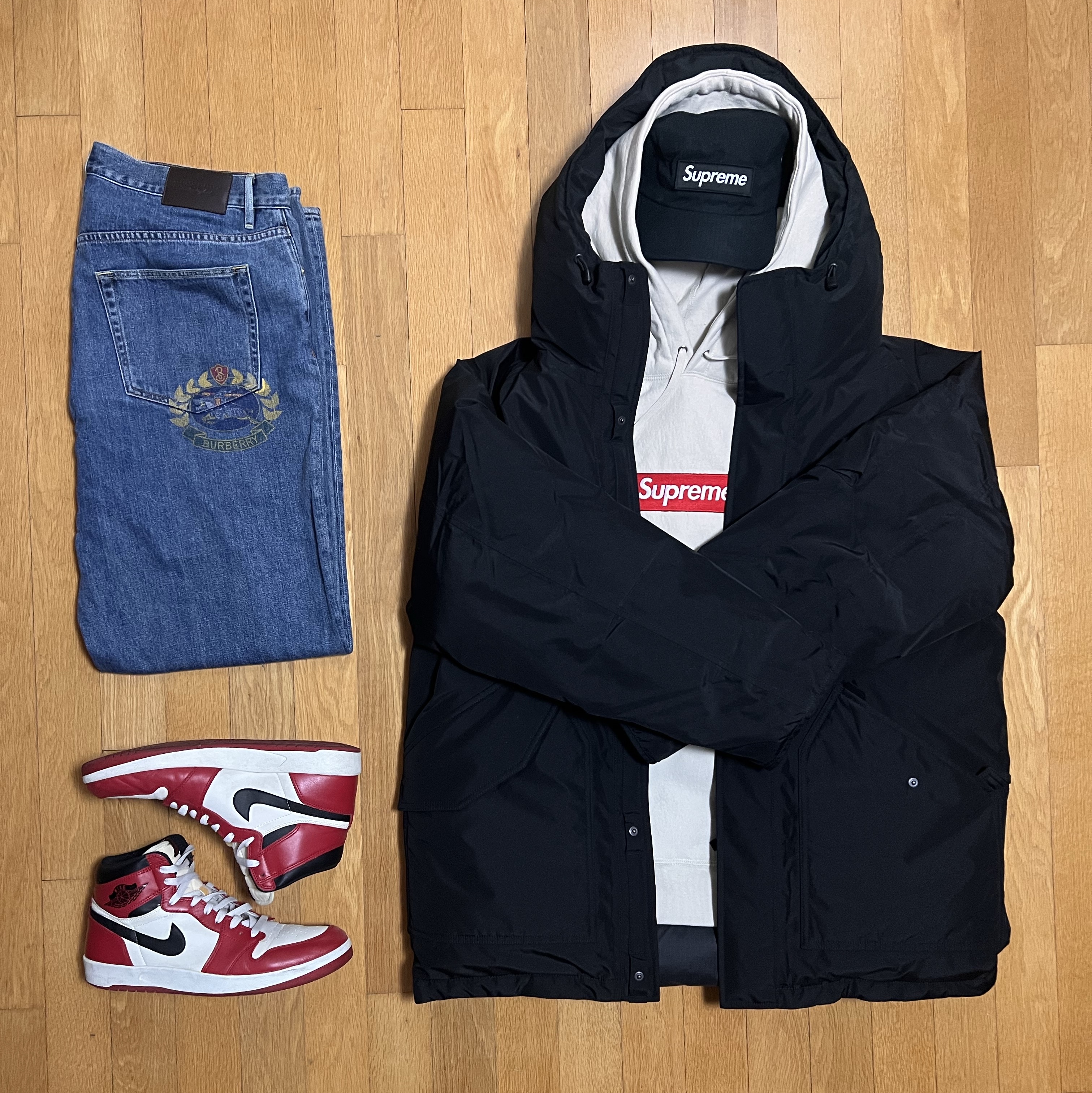 Supreme Box Logo Hooded Sweatshirt Stone - 24FW, Supreme Military Camp Cap Black - 23FW 착용 스타일