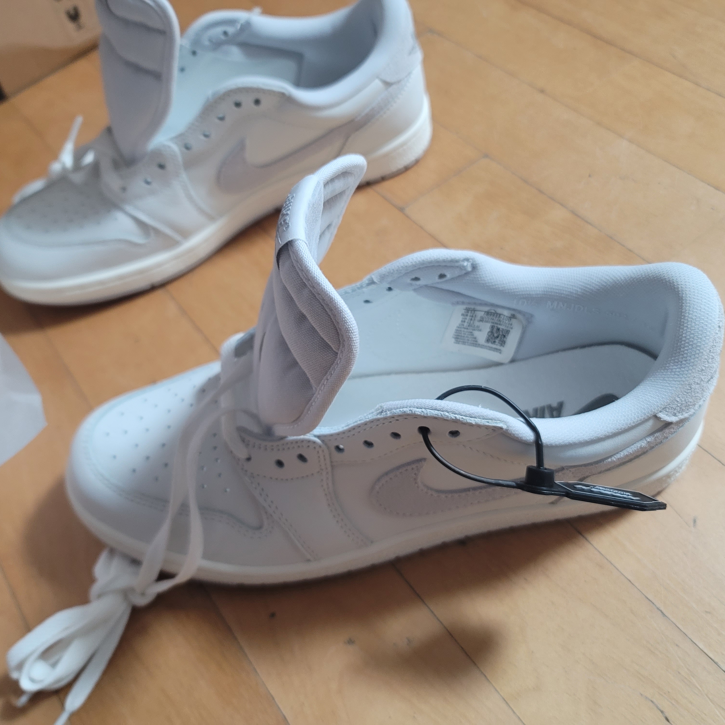 Jordan 1 Low 85 Neutral Grey 착용 스타일 - 1