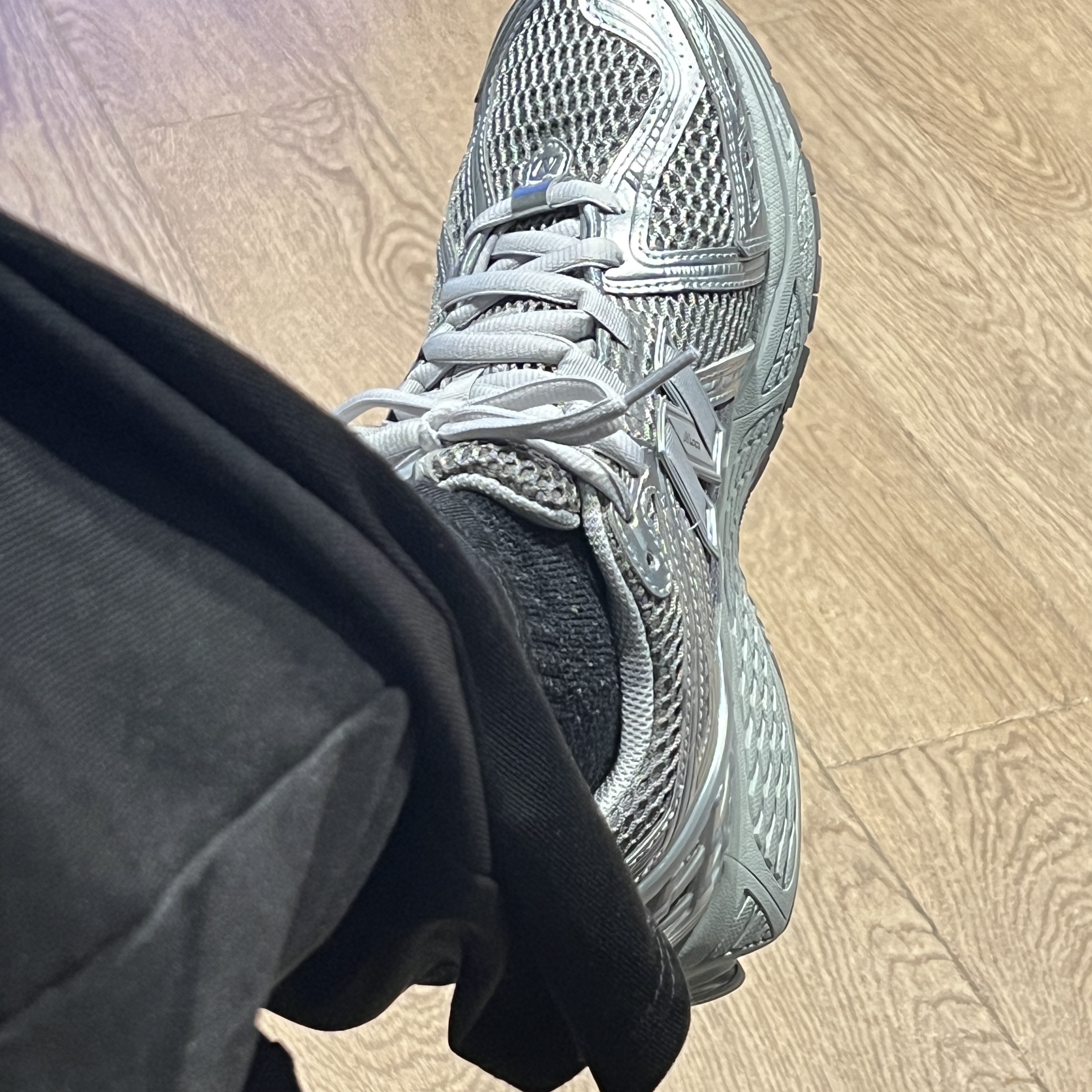 New Balance 1906R Harbor Grey Silver Metalic 착용 스타일