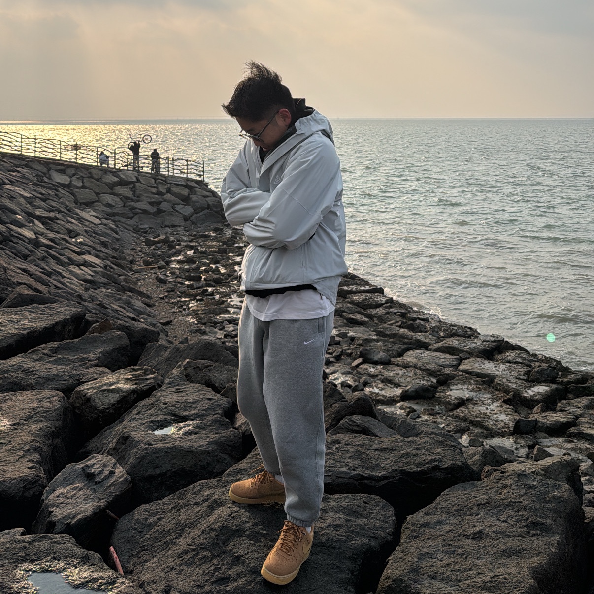 Nike NRG Solo Swoosh Fleece Pants Dark Grey Heather - Asia, Nike Air Force 1 '07 WB Flax 착용 스타일